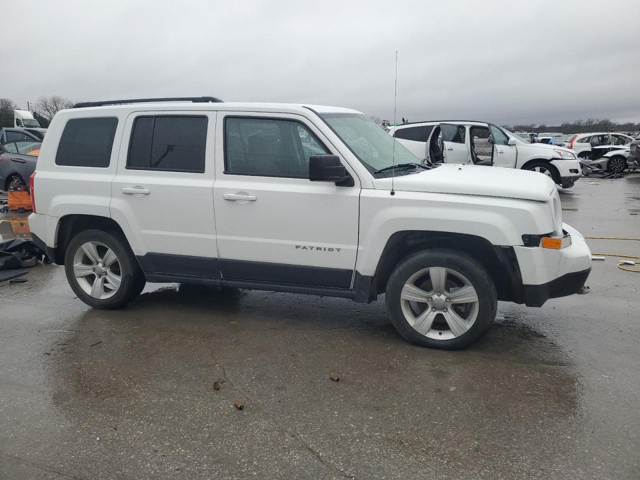 2016 Jeep Liberty (Patriot) - Image 4