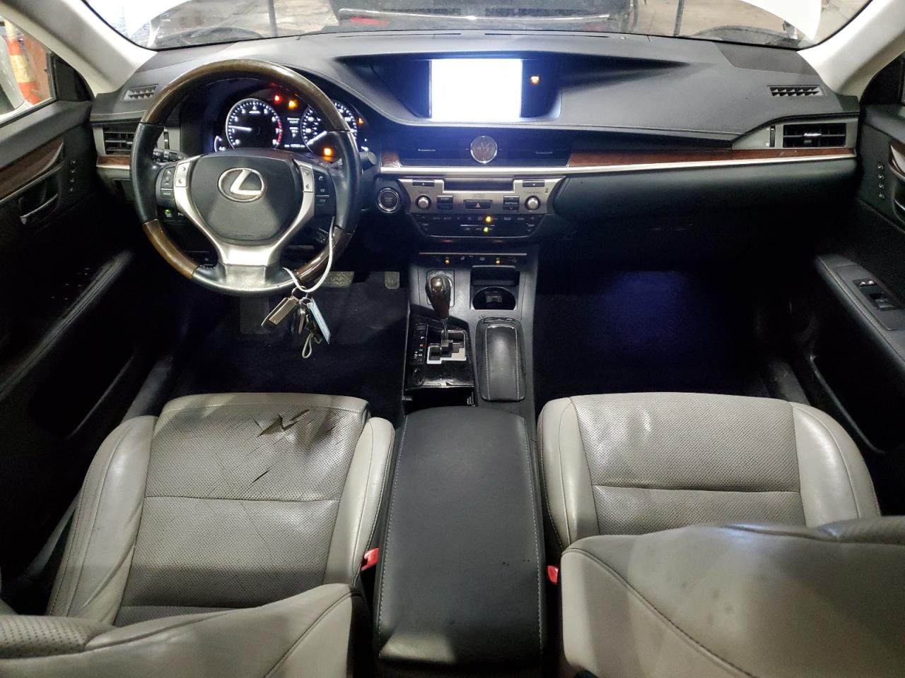 2014 Lexus ES - Image 8