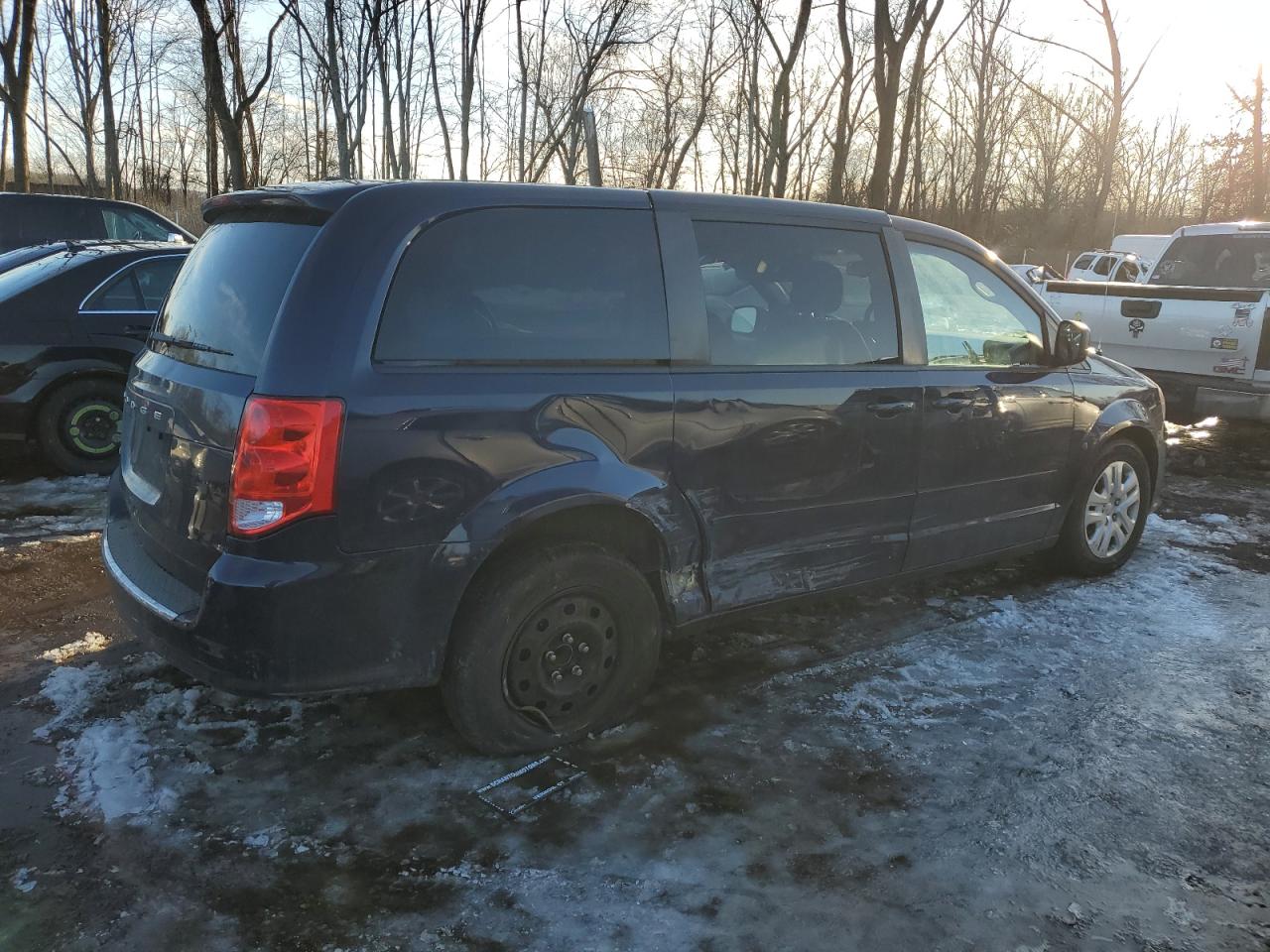 2015 Dodge Caravan - Image 3