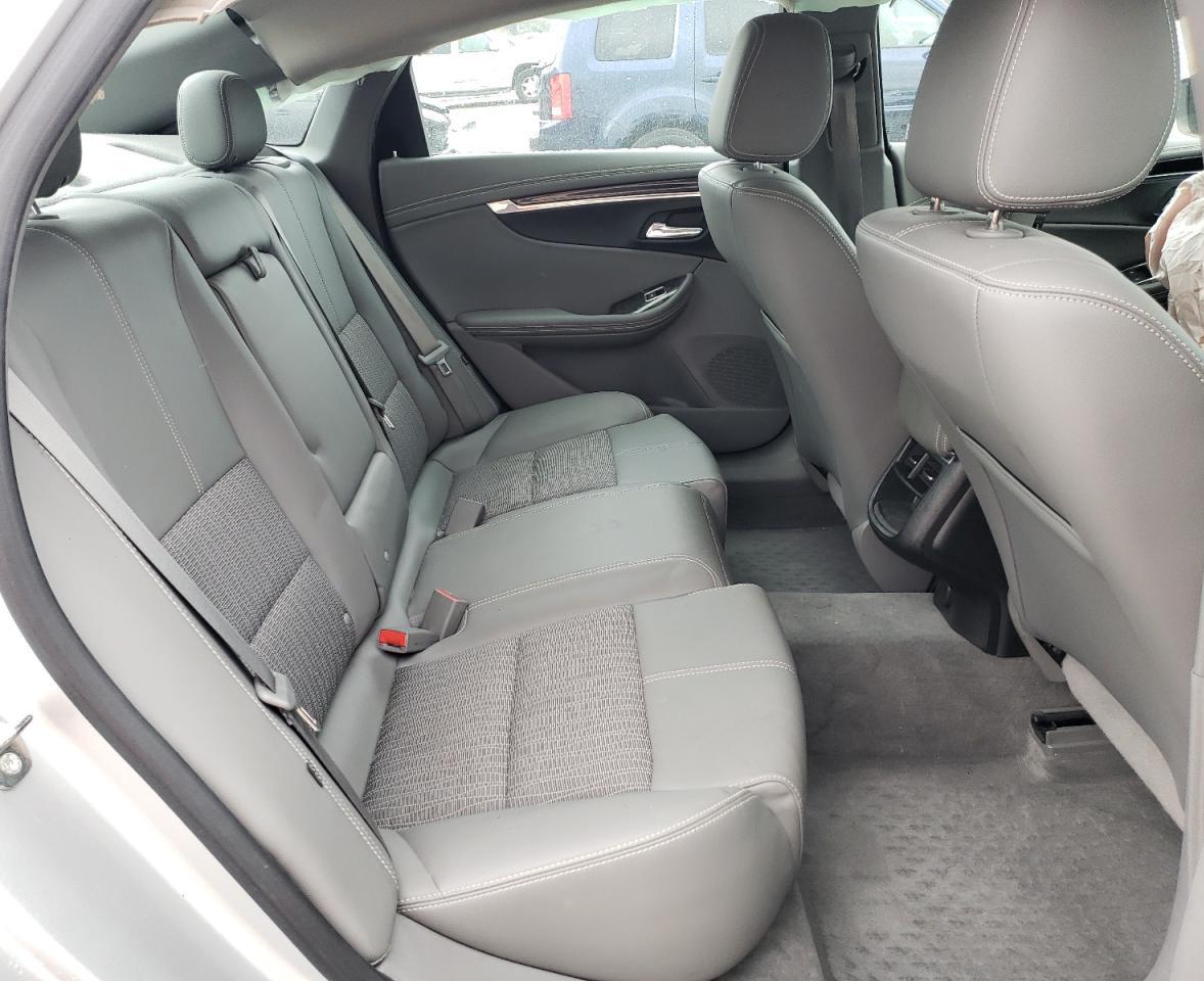 2015 Chevrolet Impala - Image 11