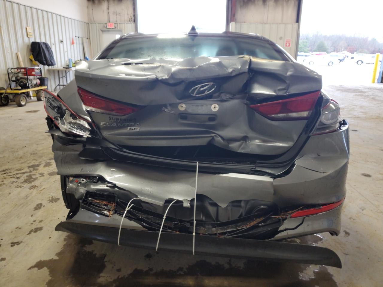 2017 Hyundai Elantra - Image 6