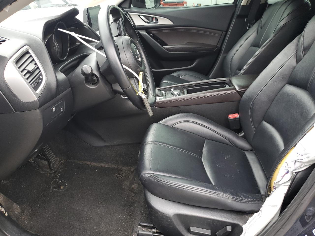 2017 Mazda 3 - Image 7
