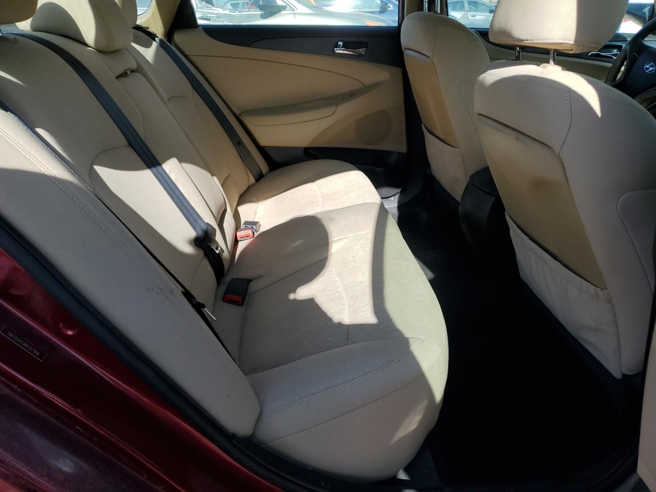 2011 Hyundai Sonata - Image 10