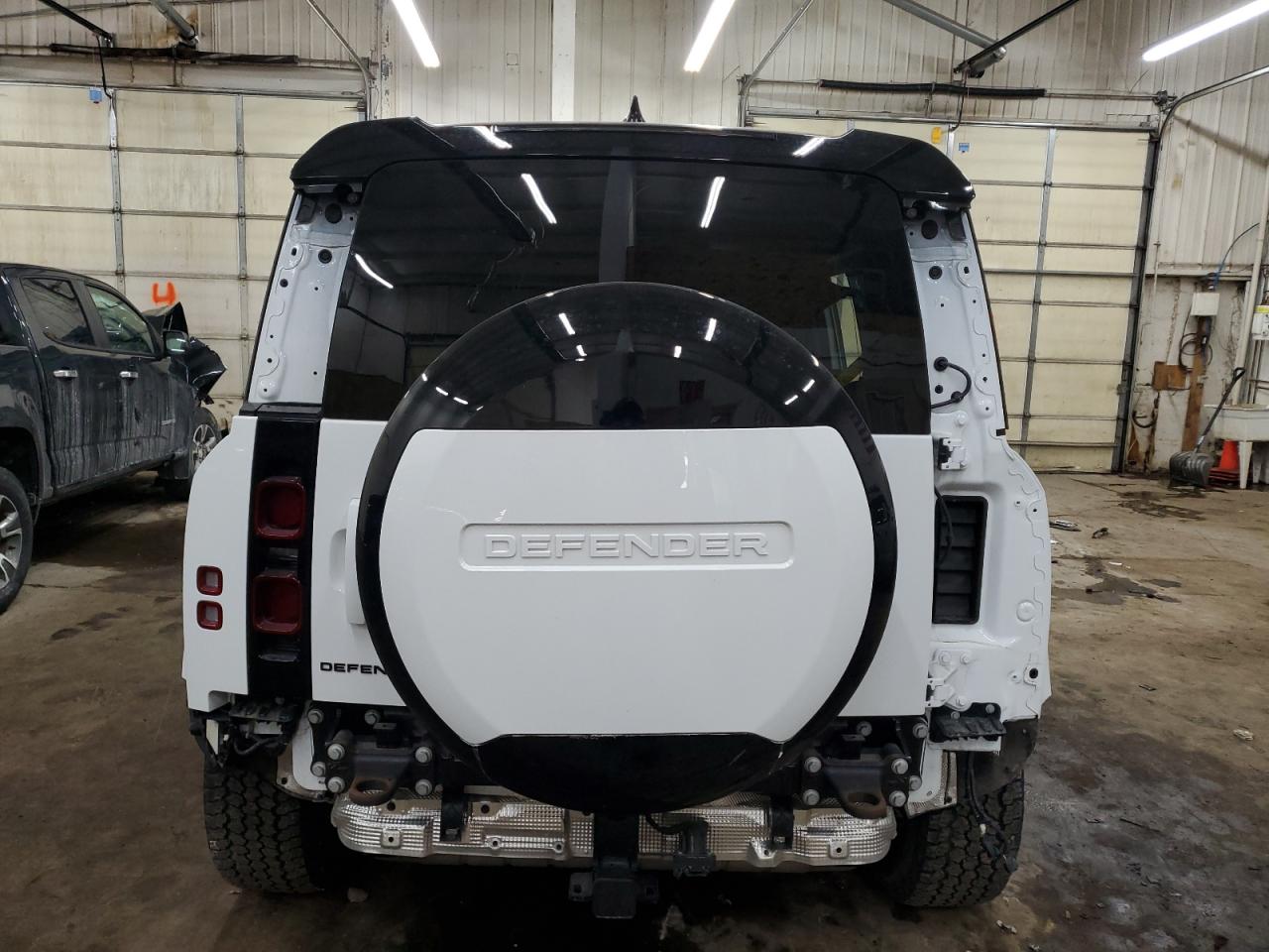 2024 Land Rover Defender - Image 6