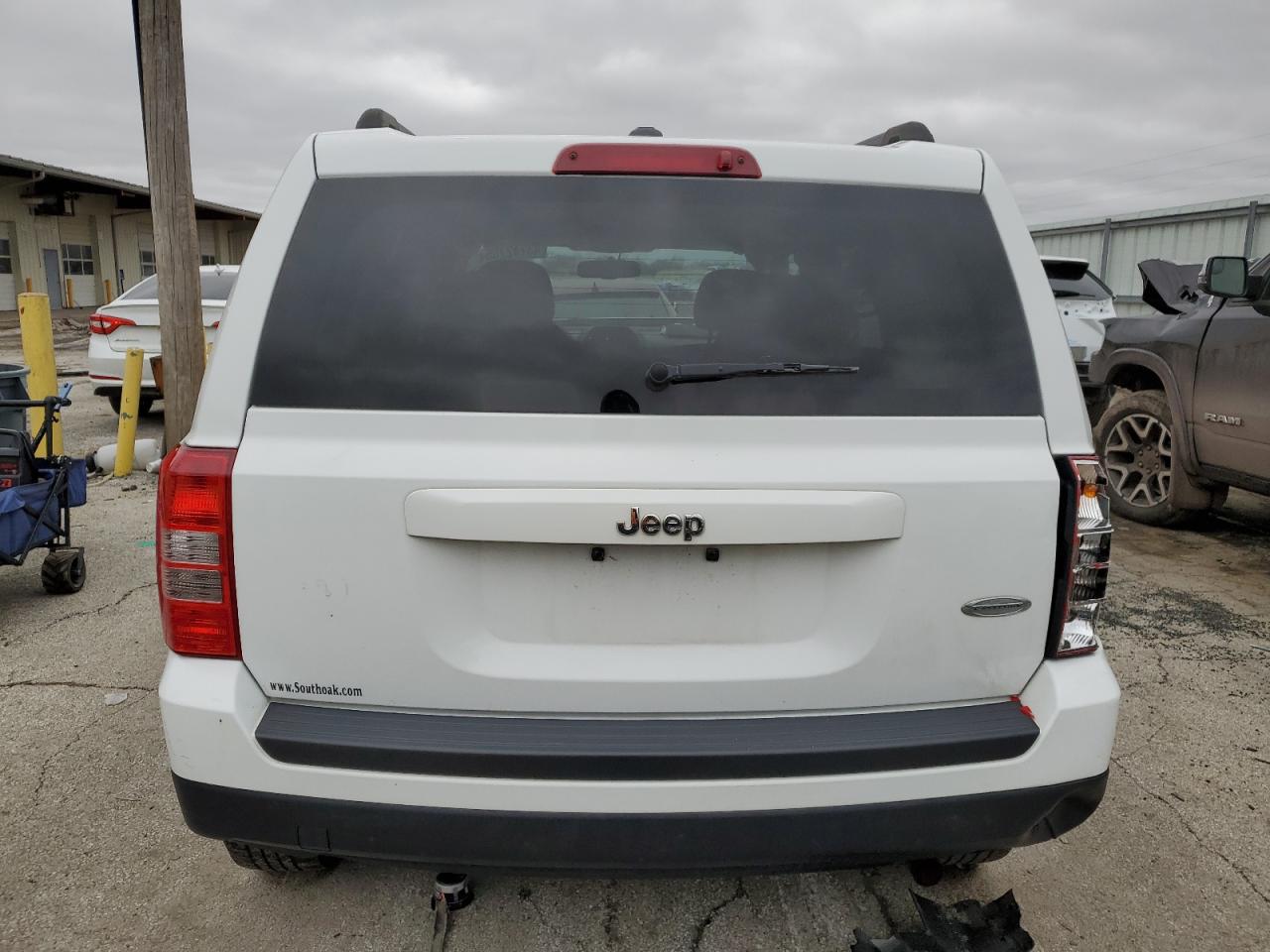 2016 Jeep Liberty (Patriot) - Image 6