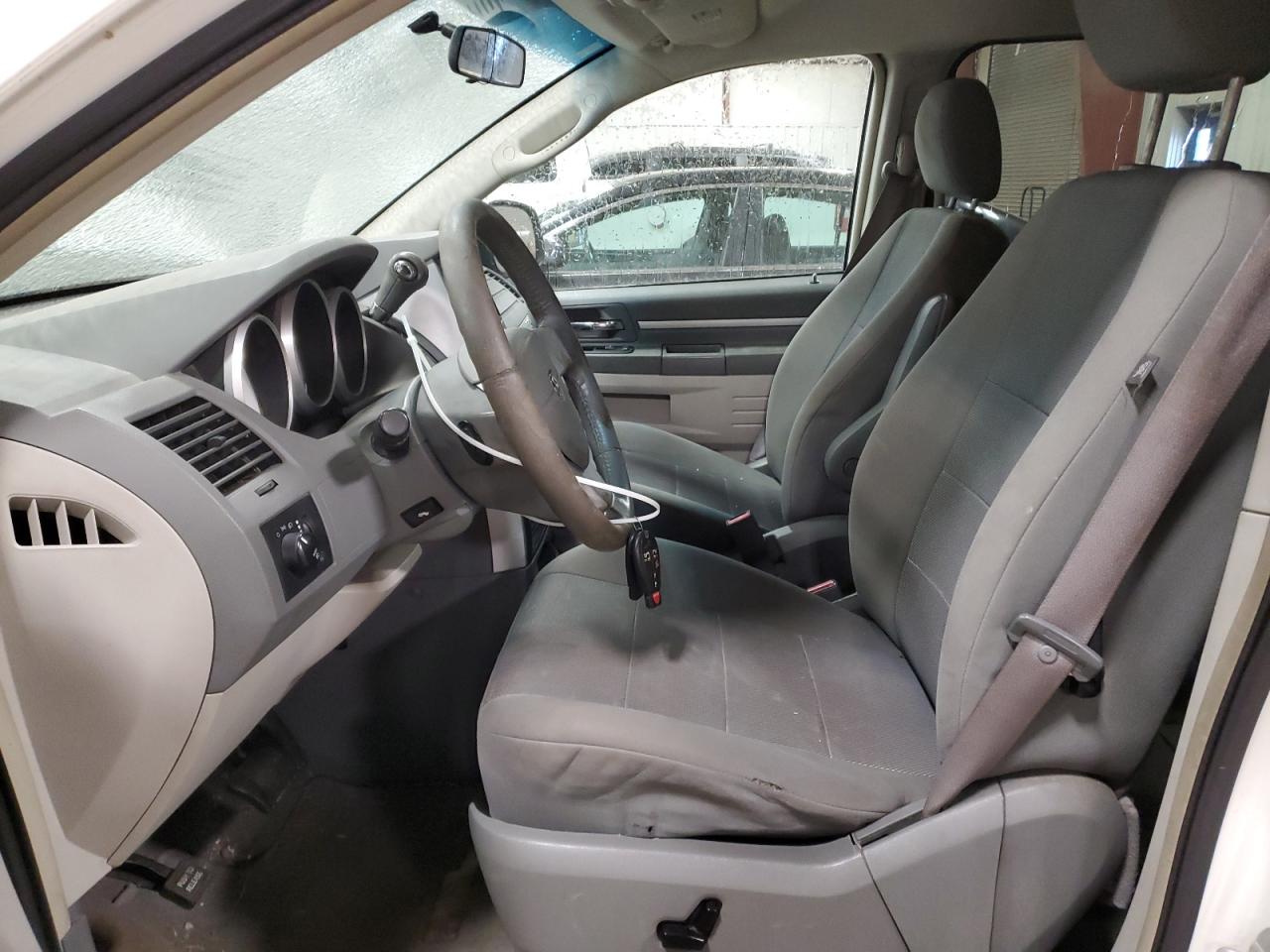 2009 Dodge Caravan - Image 7