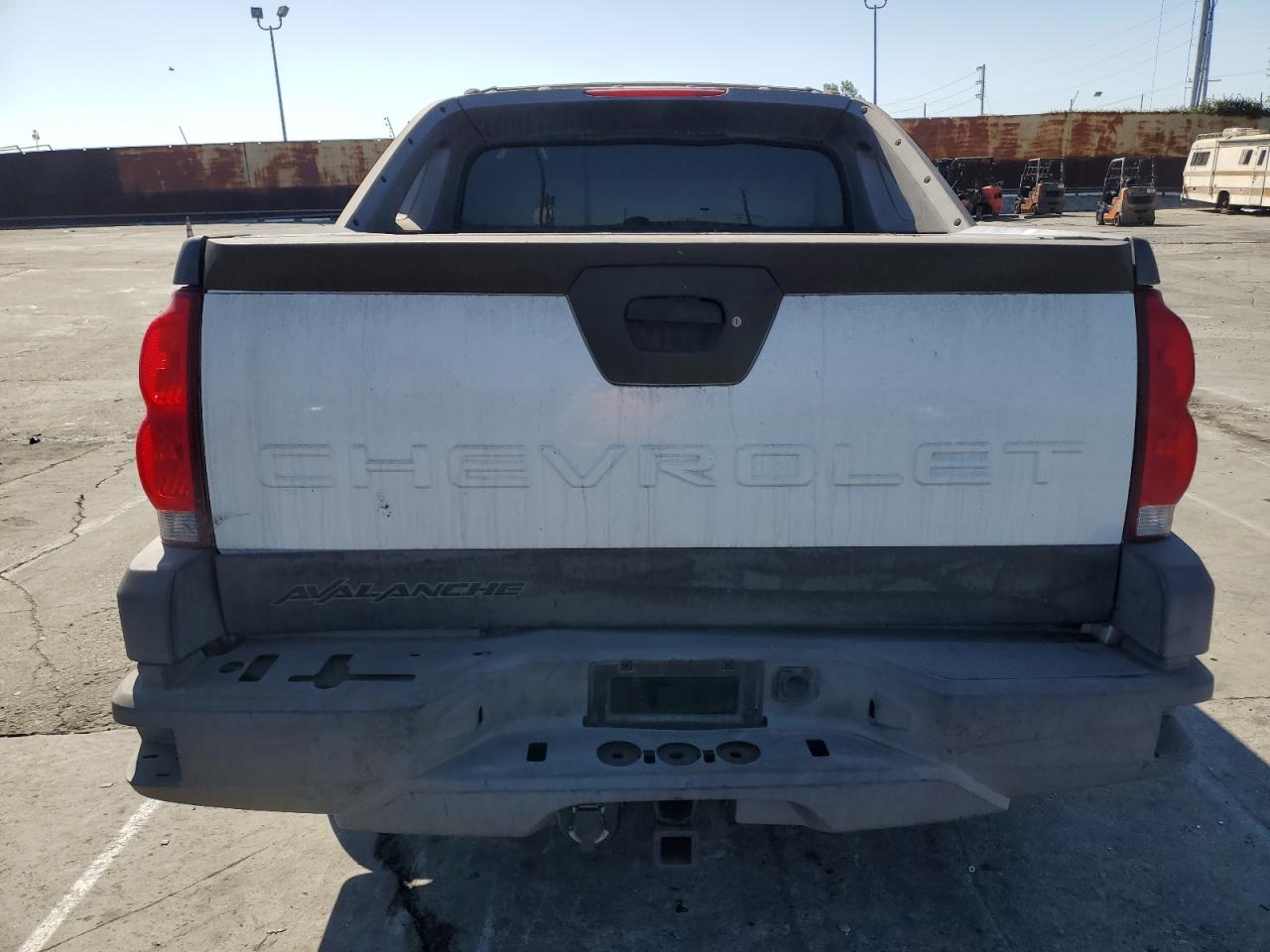 2004 Chevrolet Avalanche - Image 6