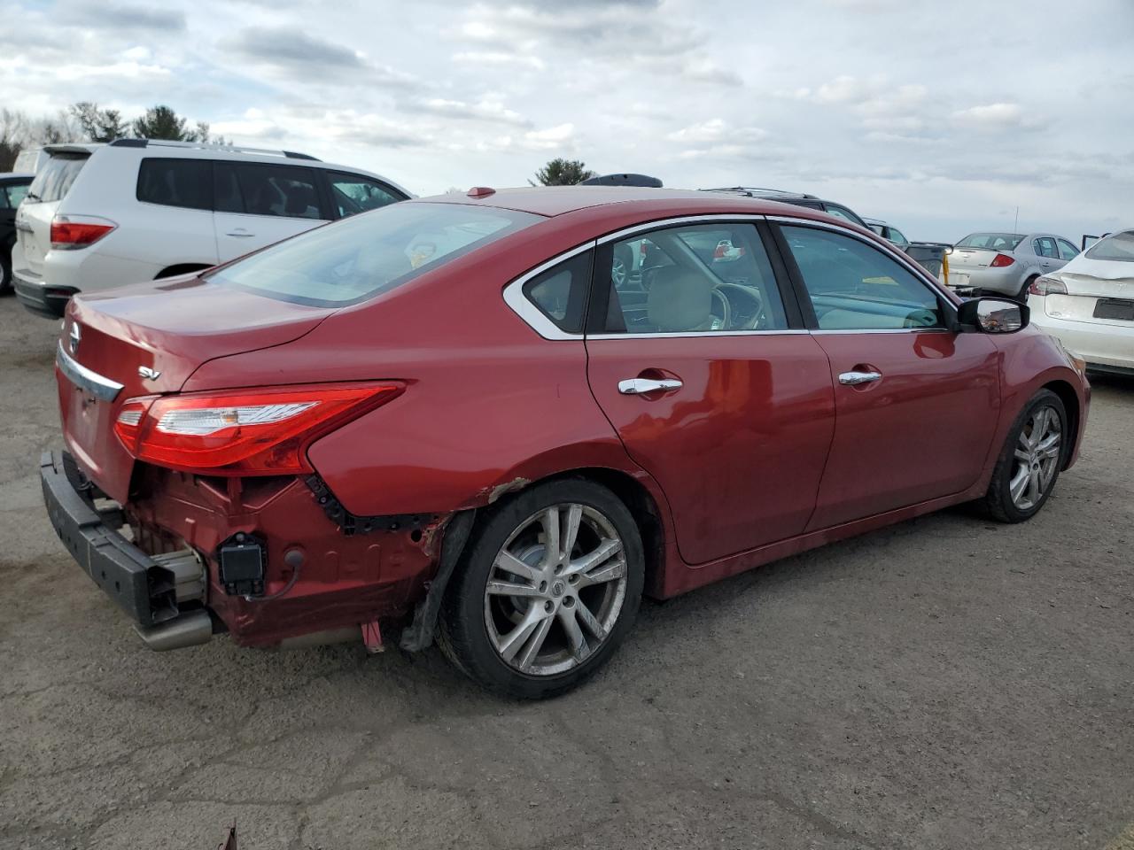 2016 Nissan Altima - Image 3