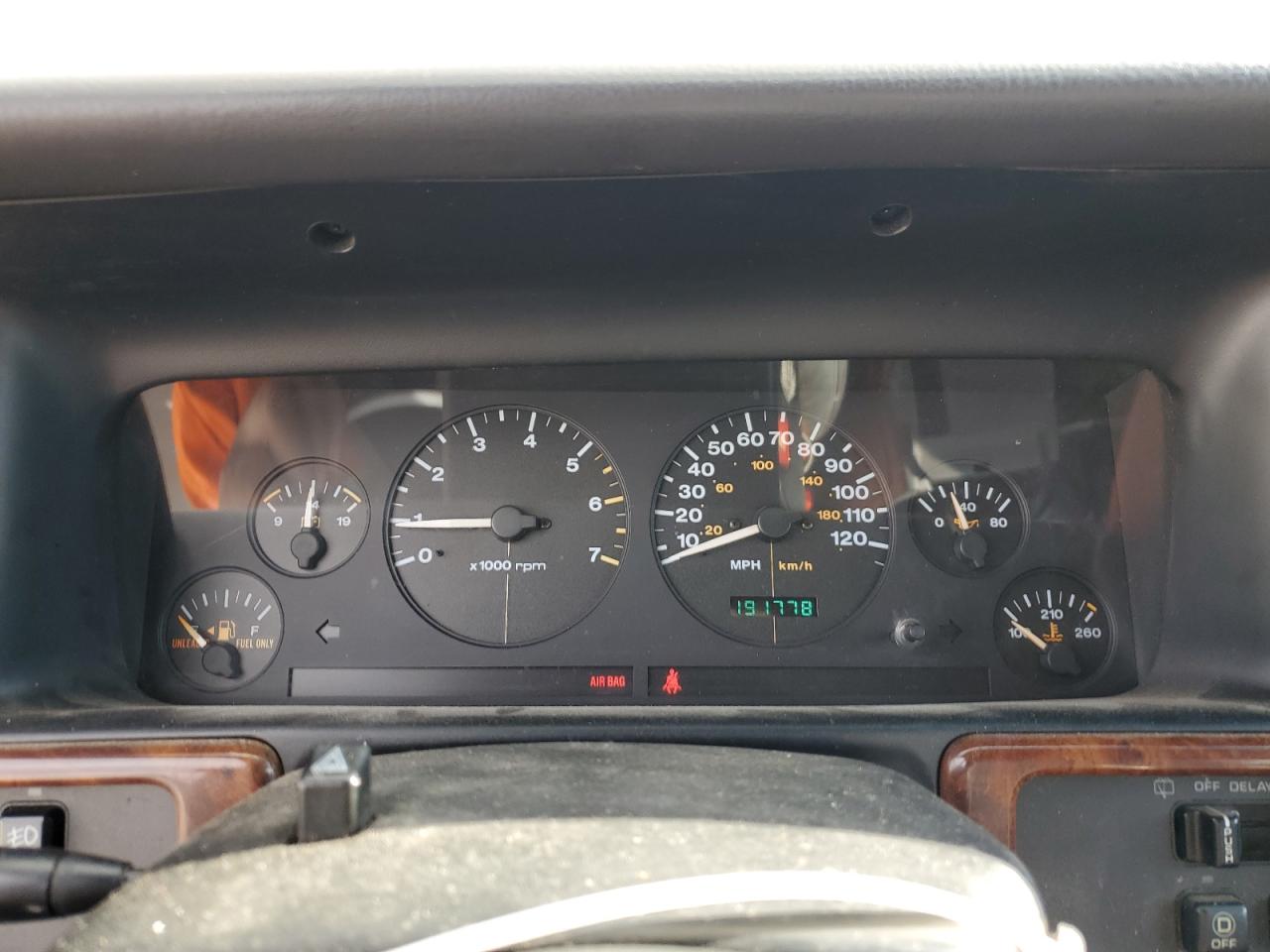 1997 Jeep Grand Cherokee - Image 9
