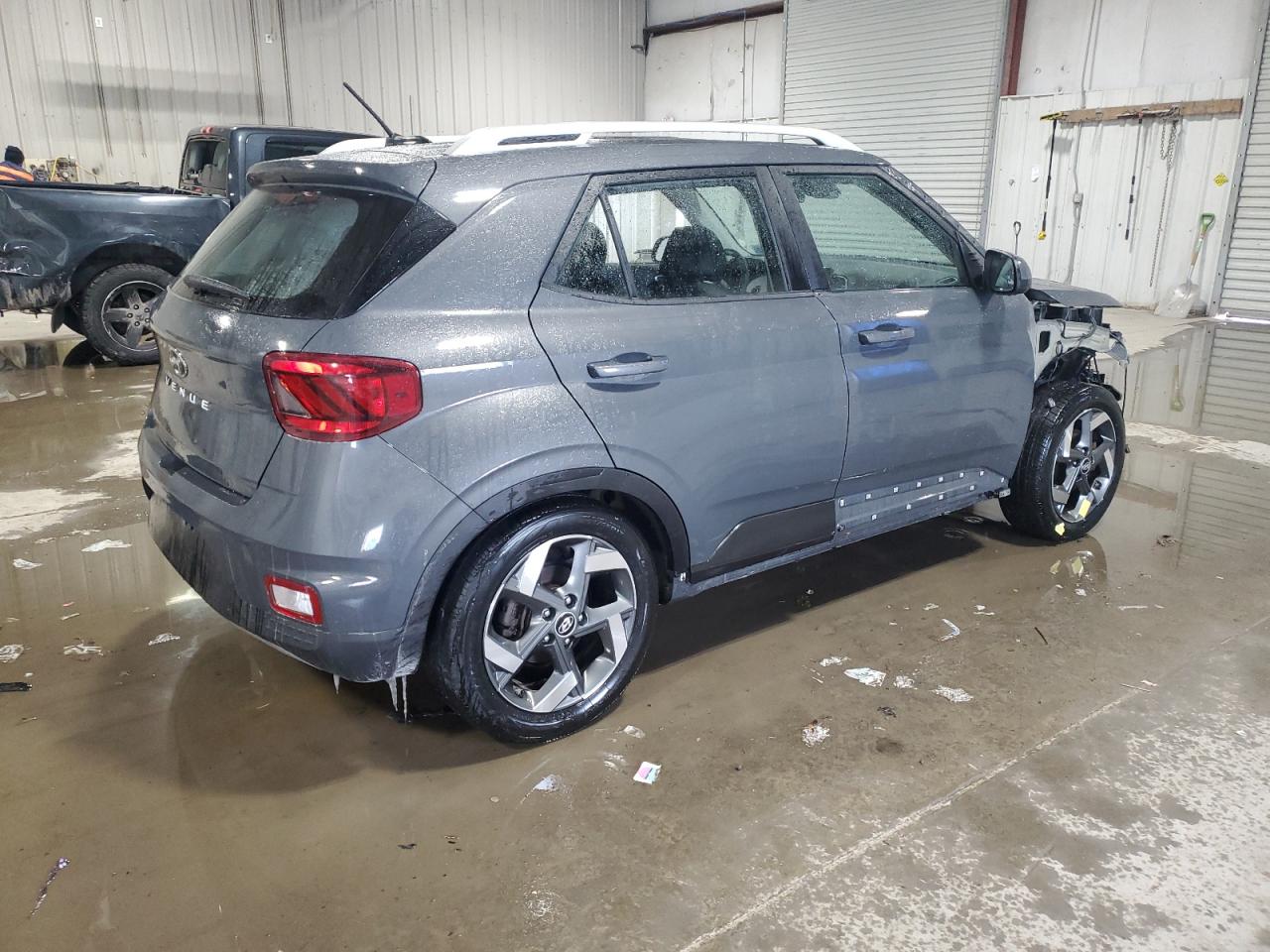 2023 Hyundai Venue - Image 3