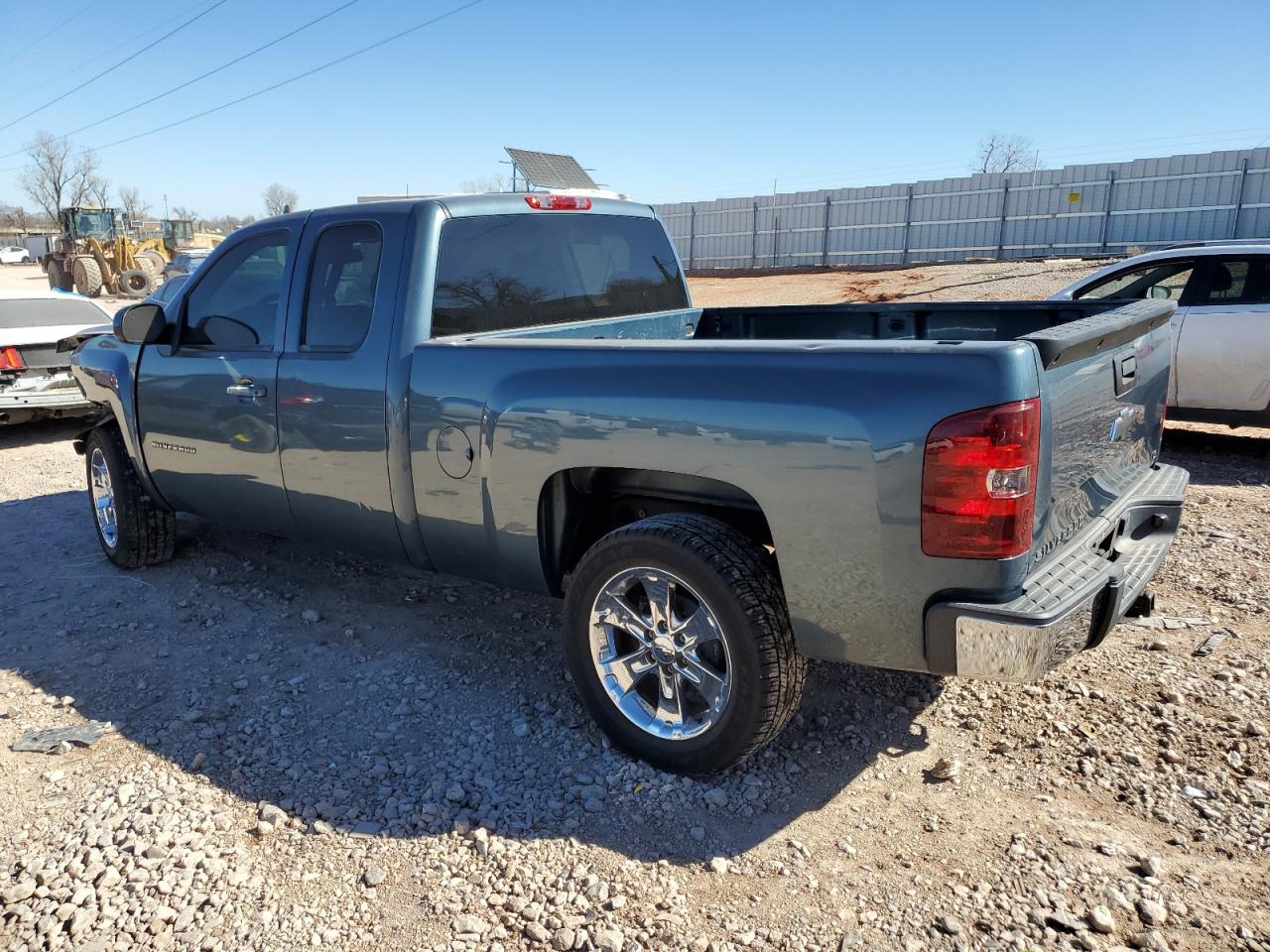 2010 Chevrolet Silverado - Image 2