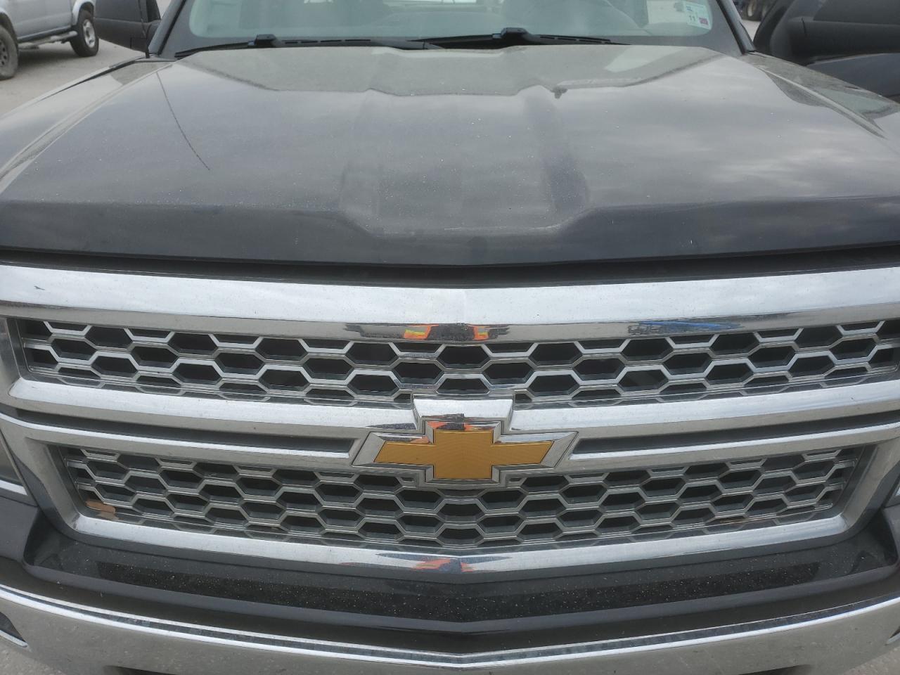 2015 Chevrolet Silverado - Image 11