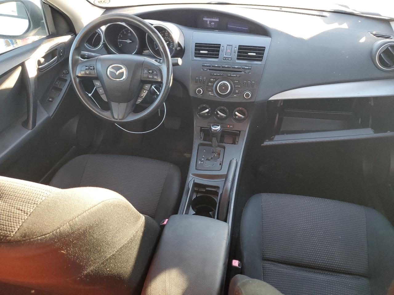 2013 Mazda 3 - Image 8