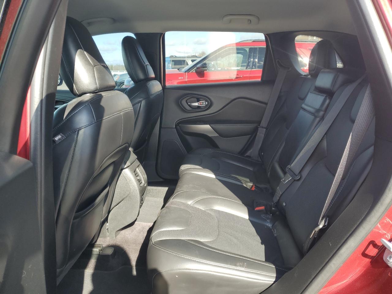 2019 Jeep Grand Cherokee - Image 11
