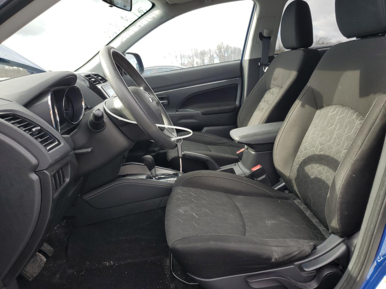 2020 Mitsubishi Outlander - Image 7