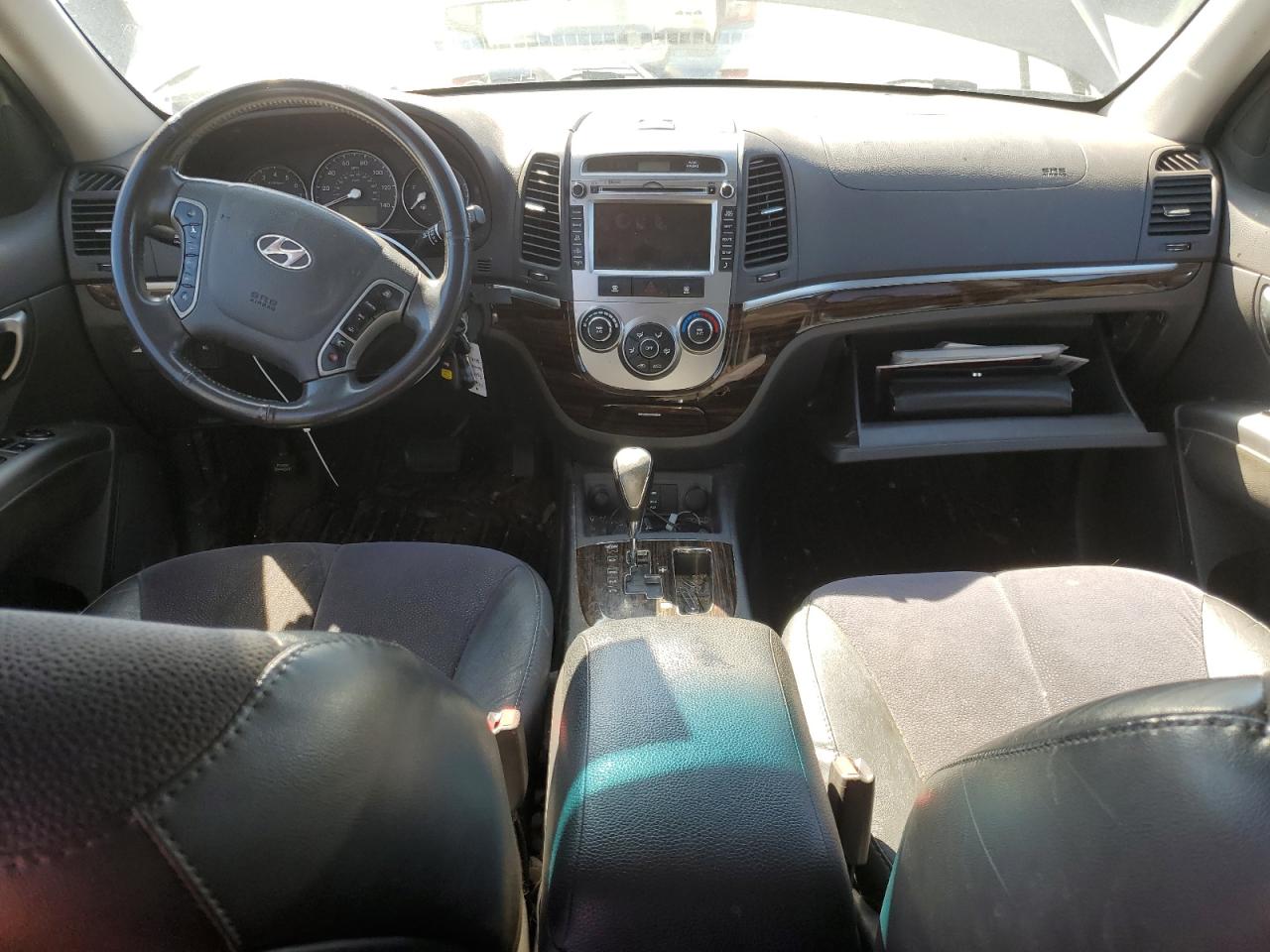 2012 Hyundai Santa Fe - Image 8