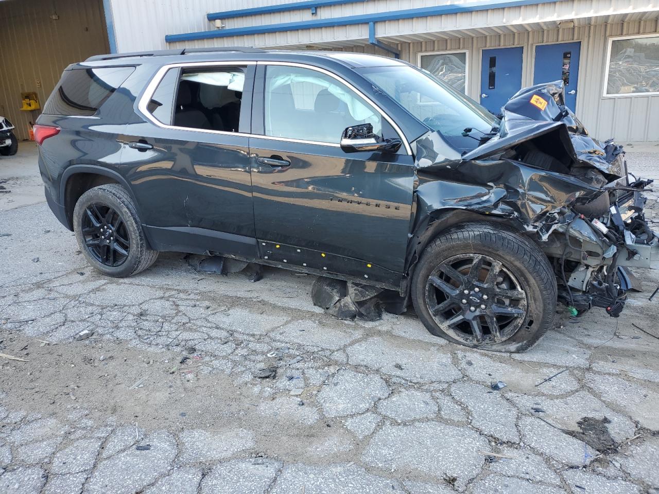1GNEVGKW0KJ155198 CHEVROLET TRAVERSE 2019