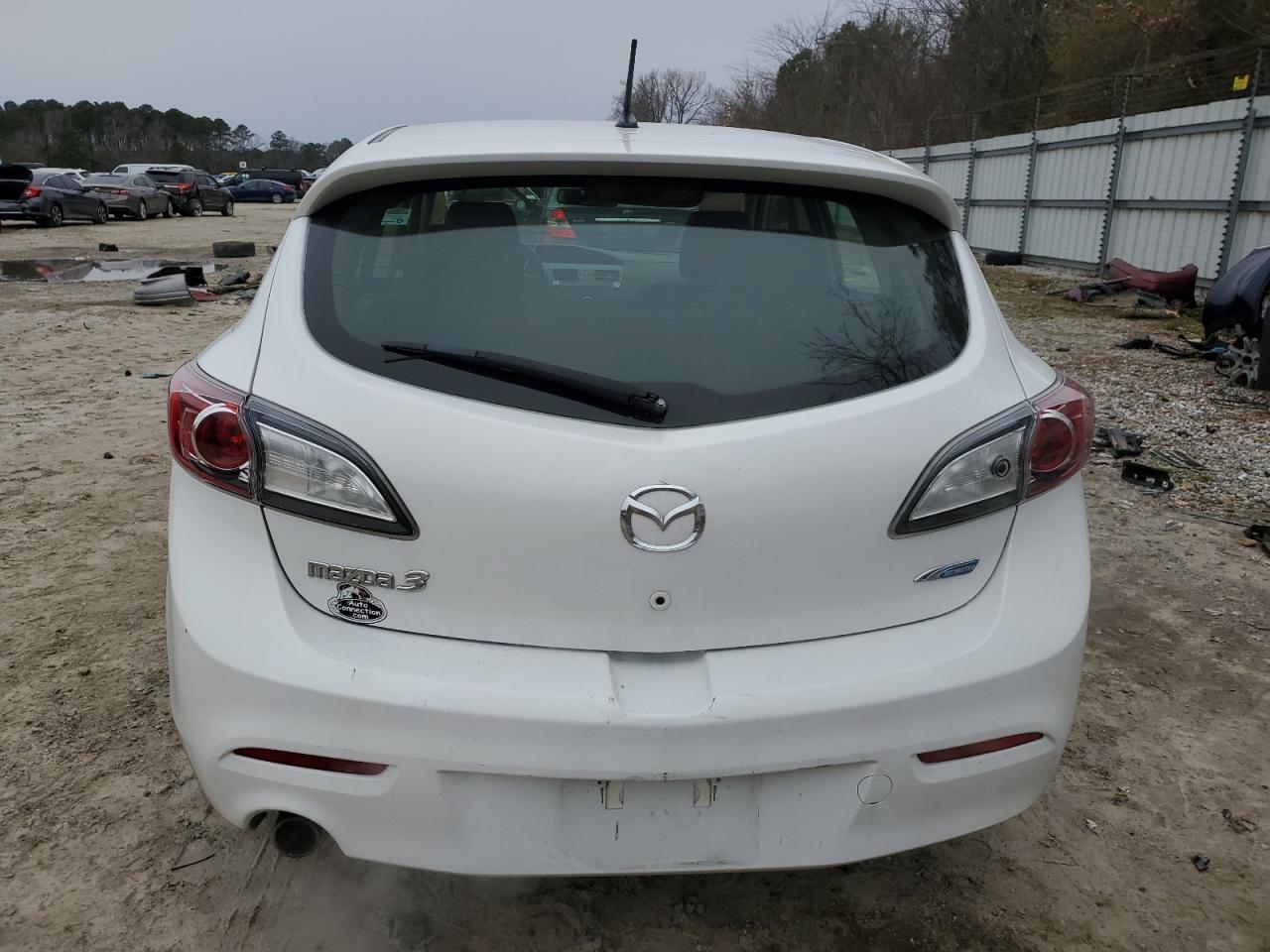 2013 Mazda 3 - Image 6