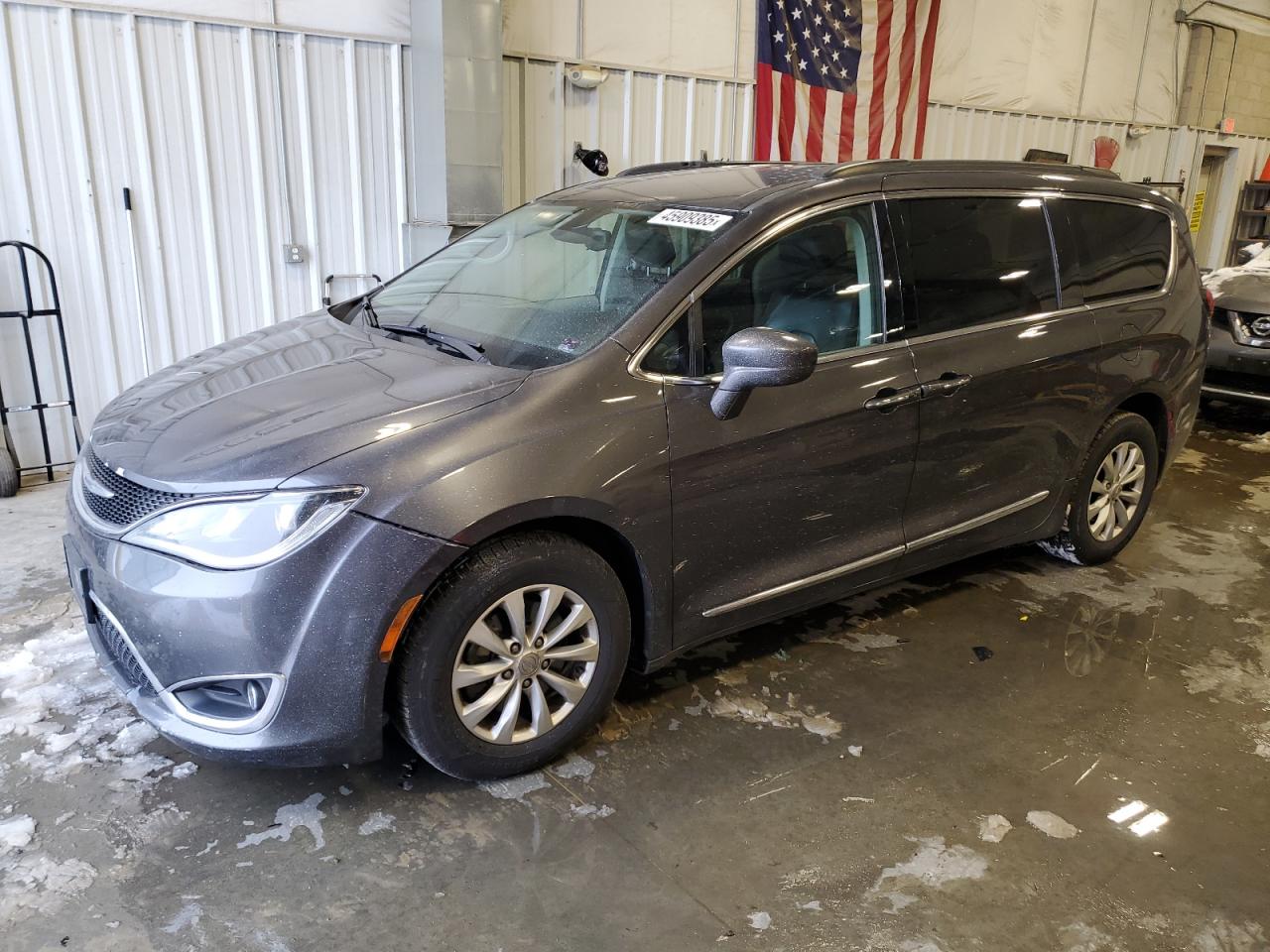 2017 Chrysler Pacifica - Image 1