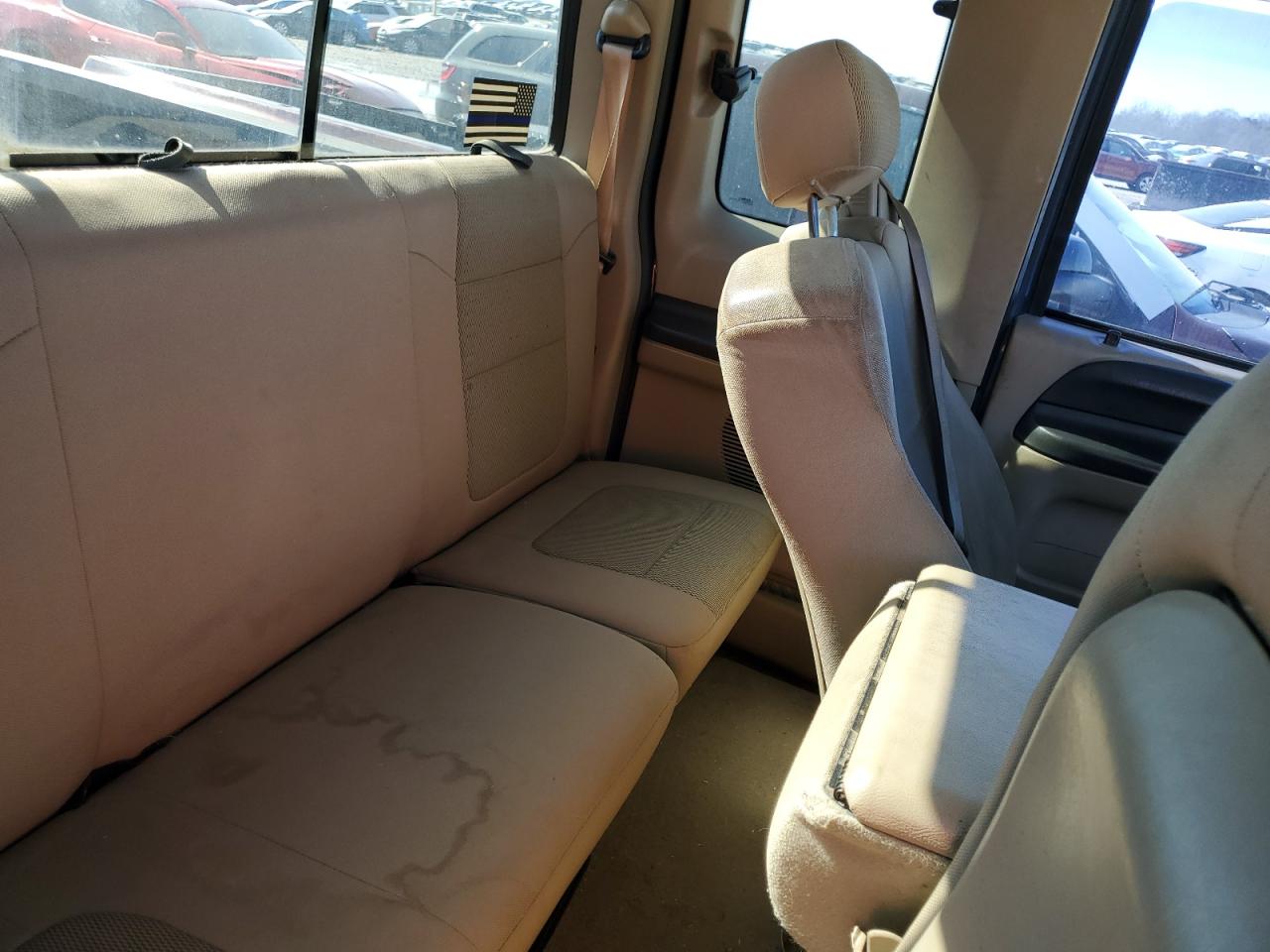 2006 Ford F250 - Image 10
