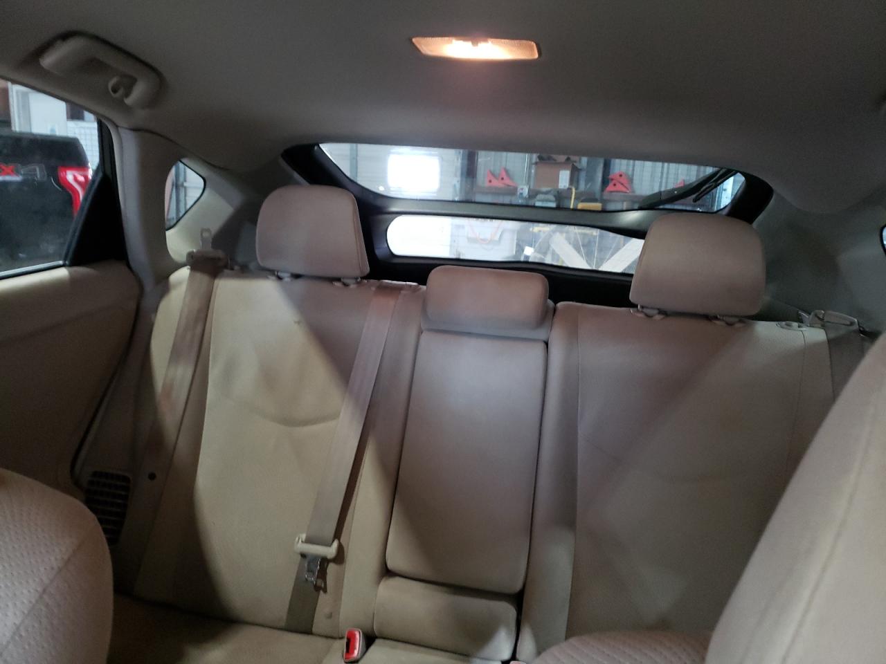 2010 Toyota Prius - Image 10
