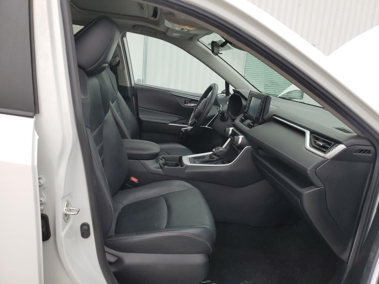 2020 Toyota RAV 4 - Image 7
