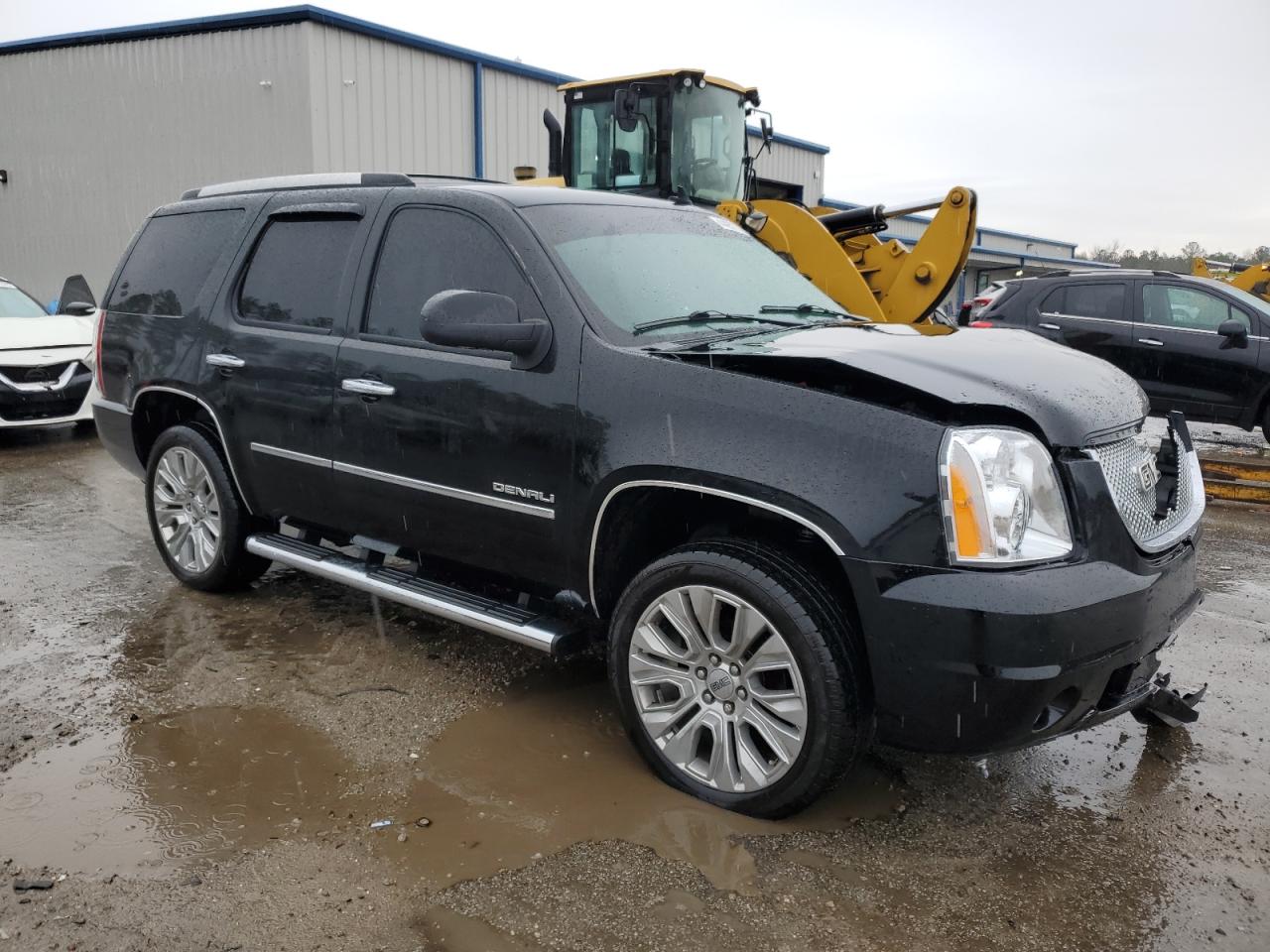 2011 GMC Yukon - Image 4