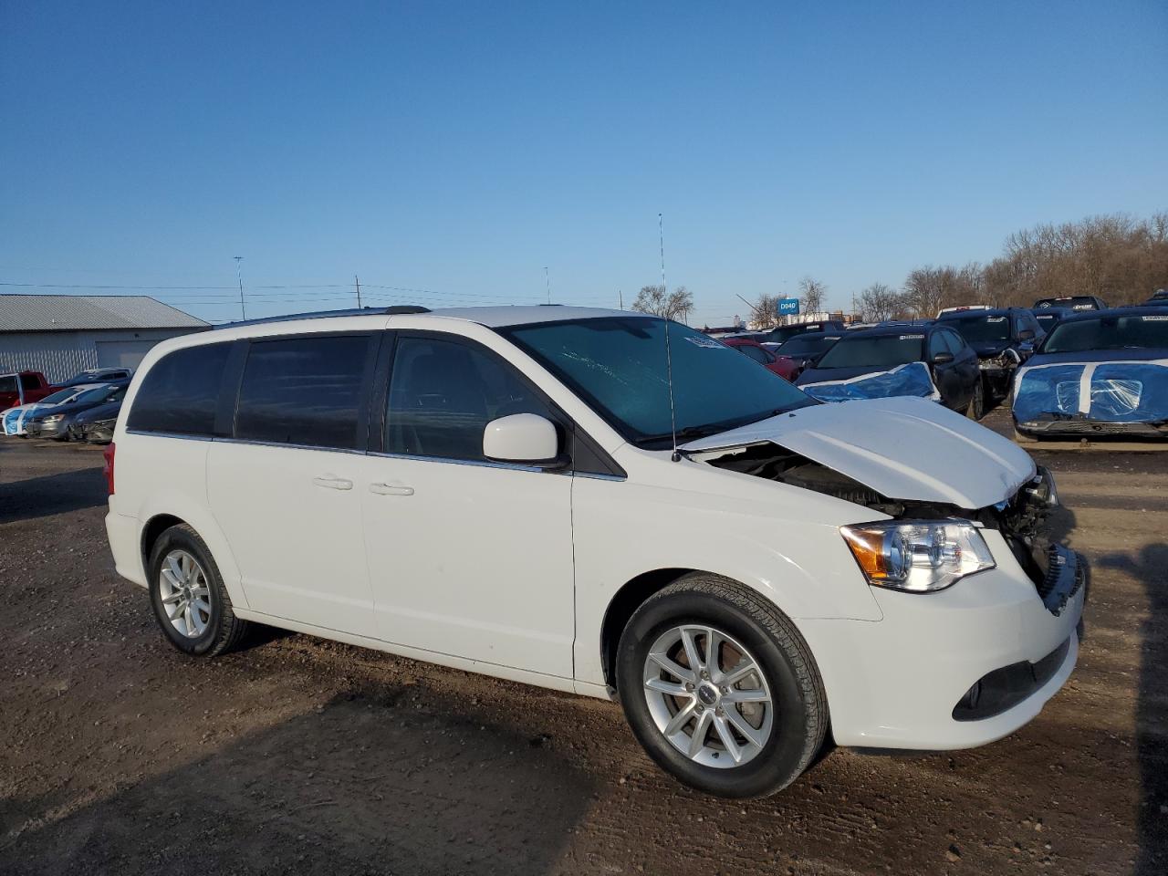 2019 Dodge Caravan - Image 4