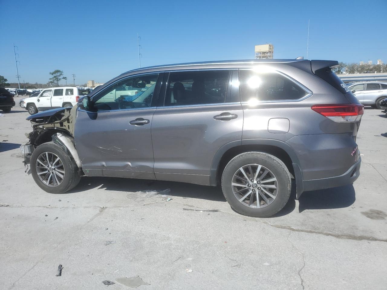 5TDKZRFH4HS513597 TOYOTA HIGHLANDER 2017