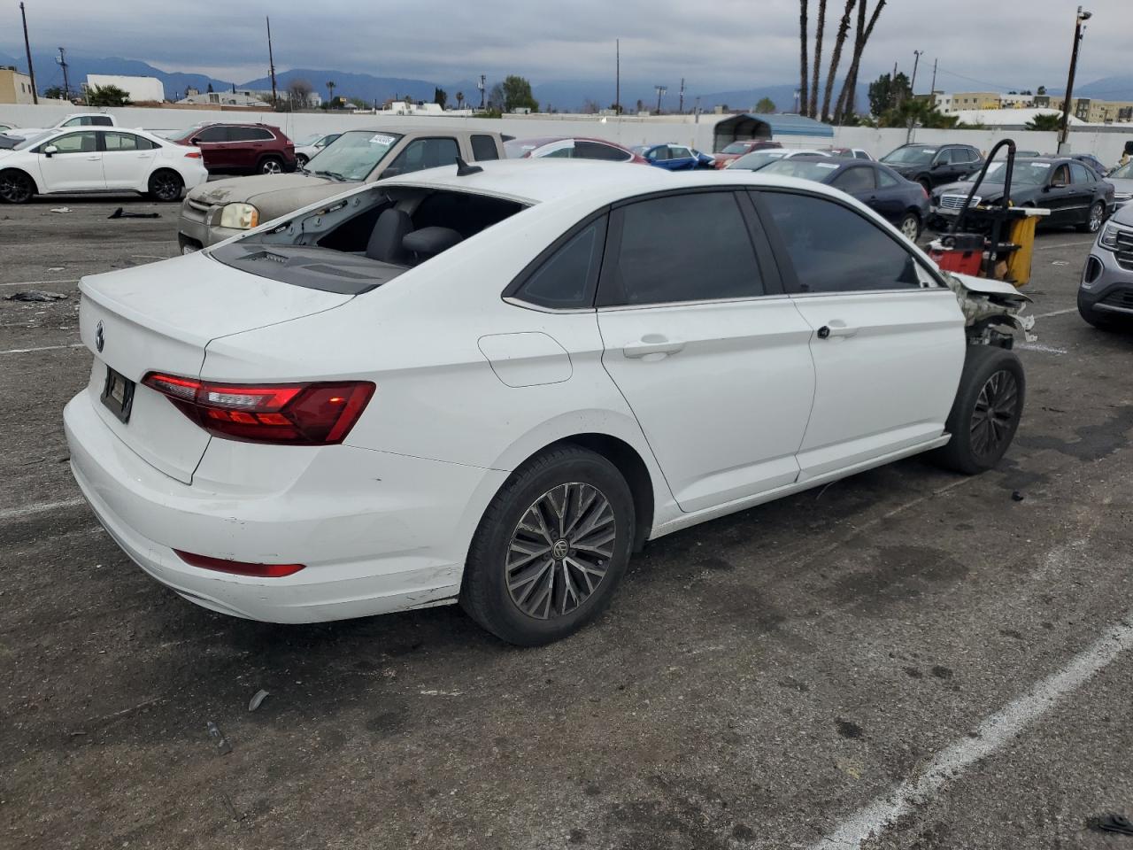2021 Volkswagen Jetta - Image 3
