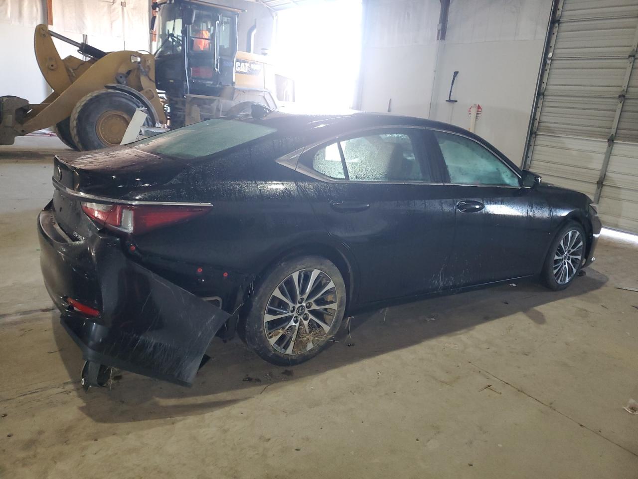 2019 Lexus ES - Image 3