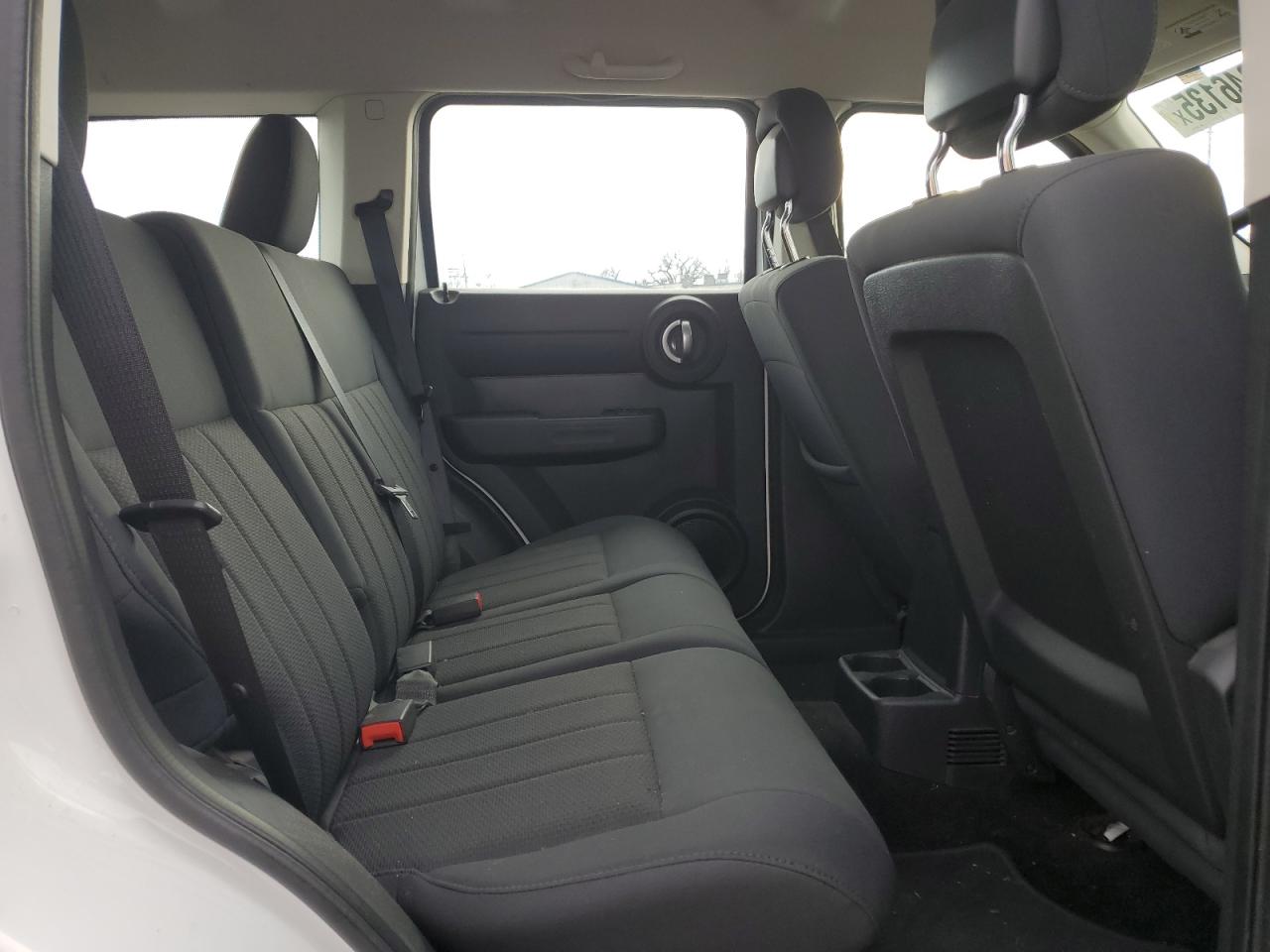 2011 Dodge Nitro - Image 11