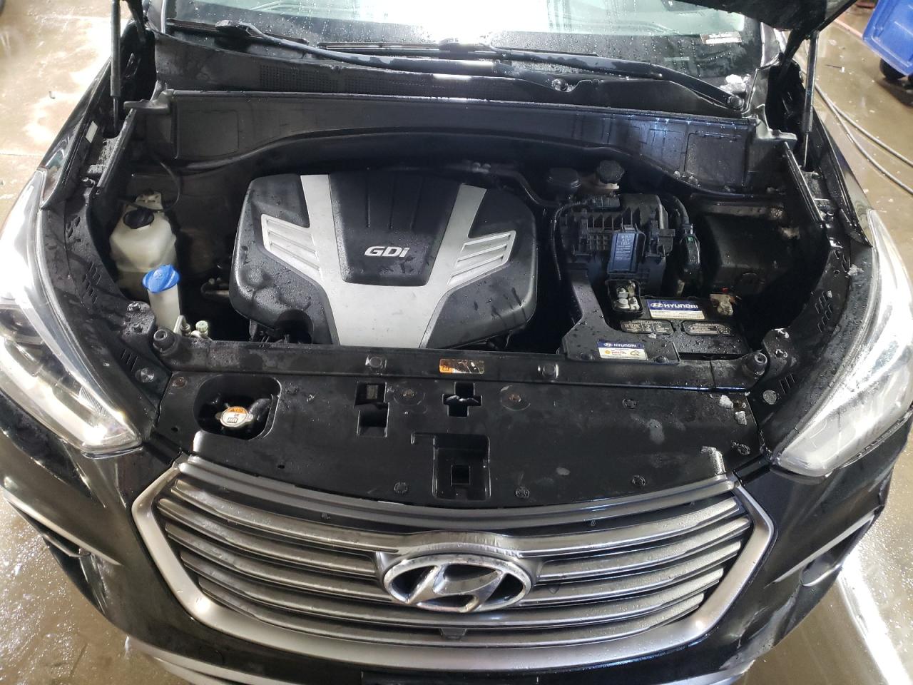 2018 Hyundai Santa Fe - Image 11