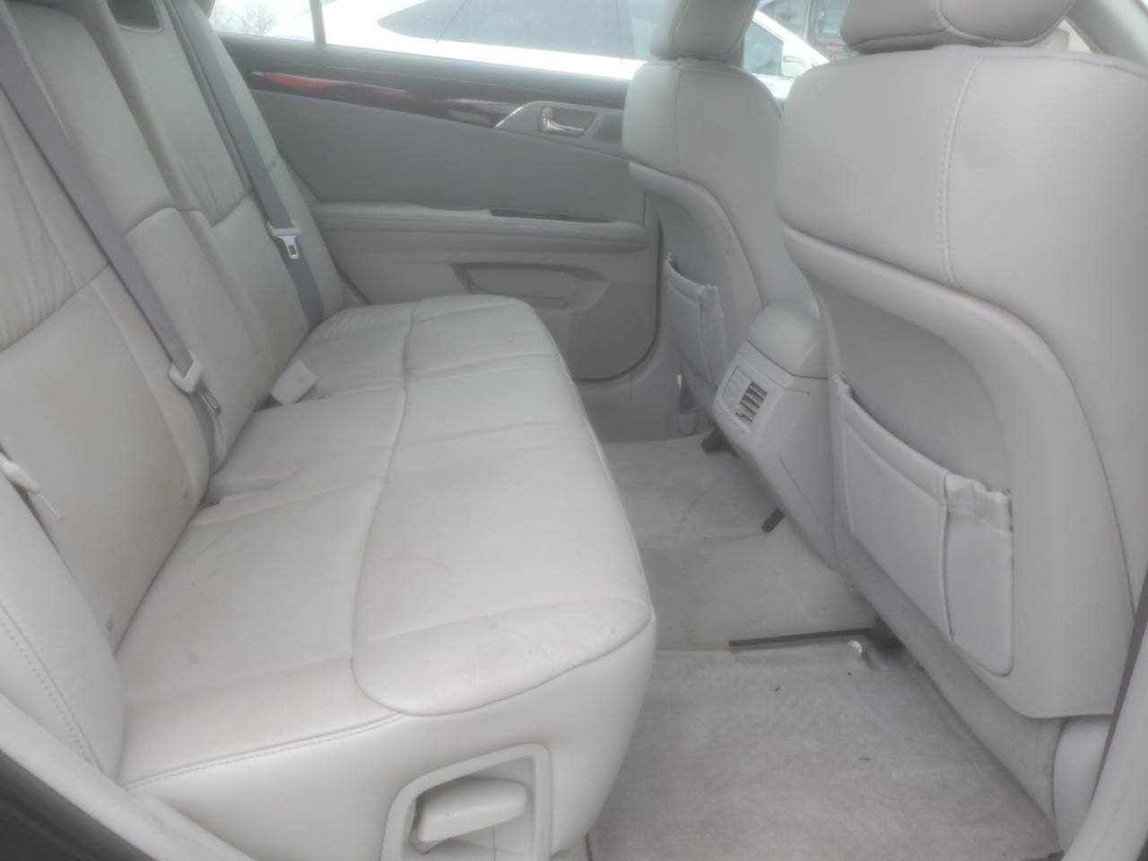 2009 Toyota Avalon - Image 10