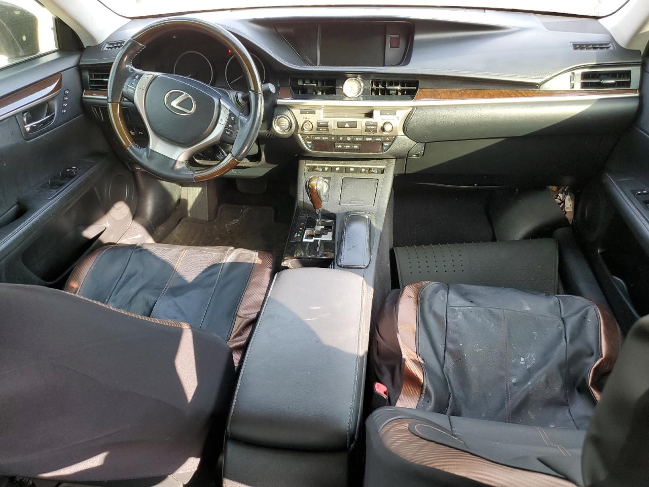 2015 Lexus ES - Image 8