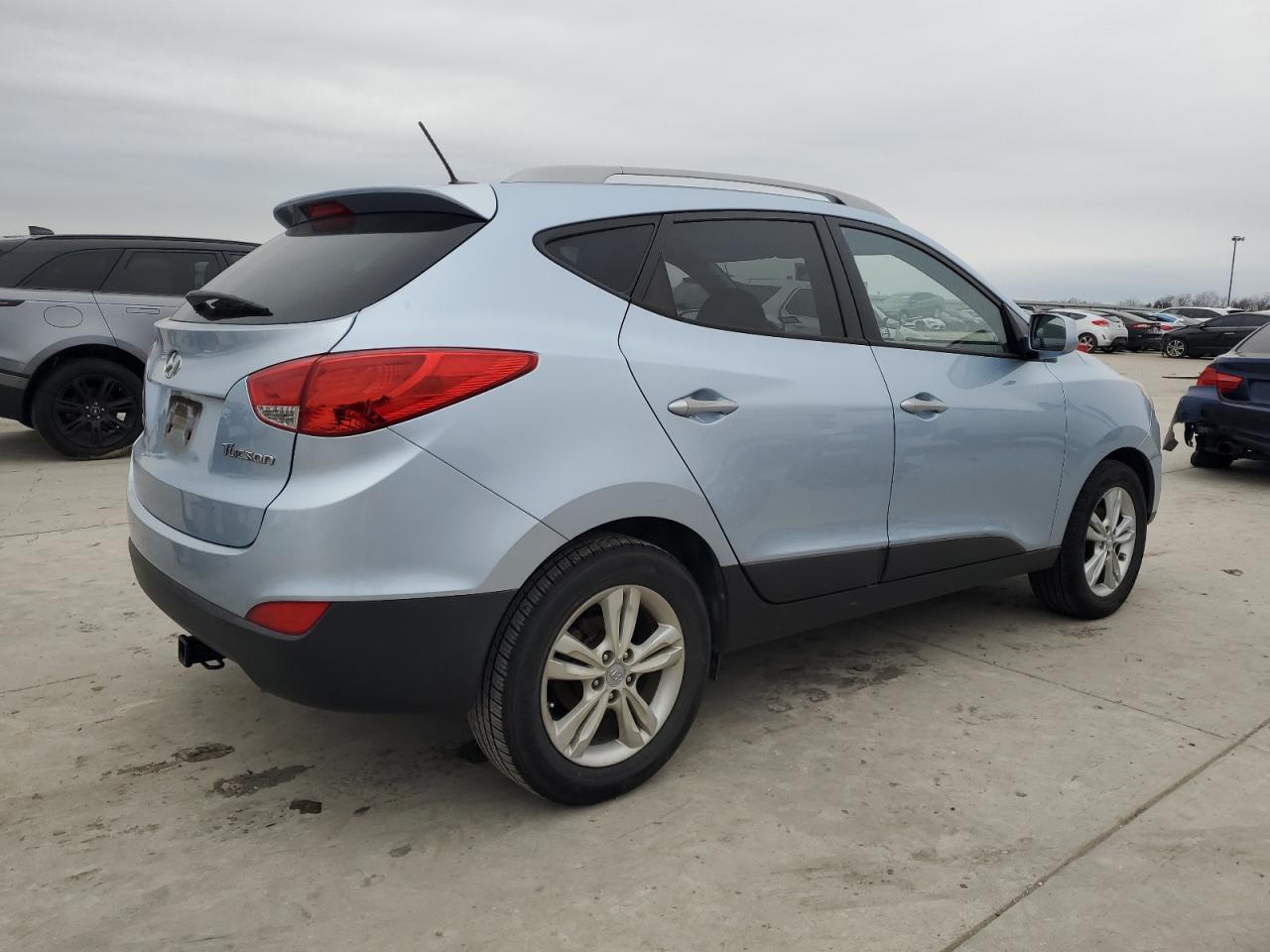 2011 Hyundai Tucson - Image 3