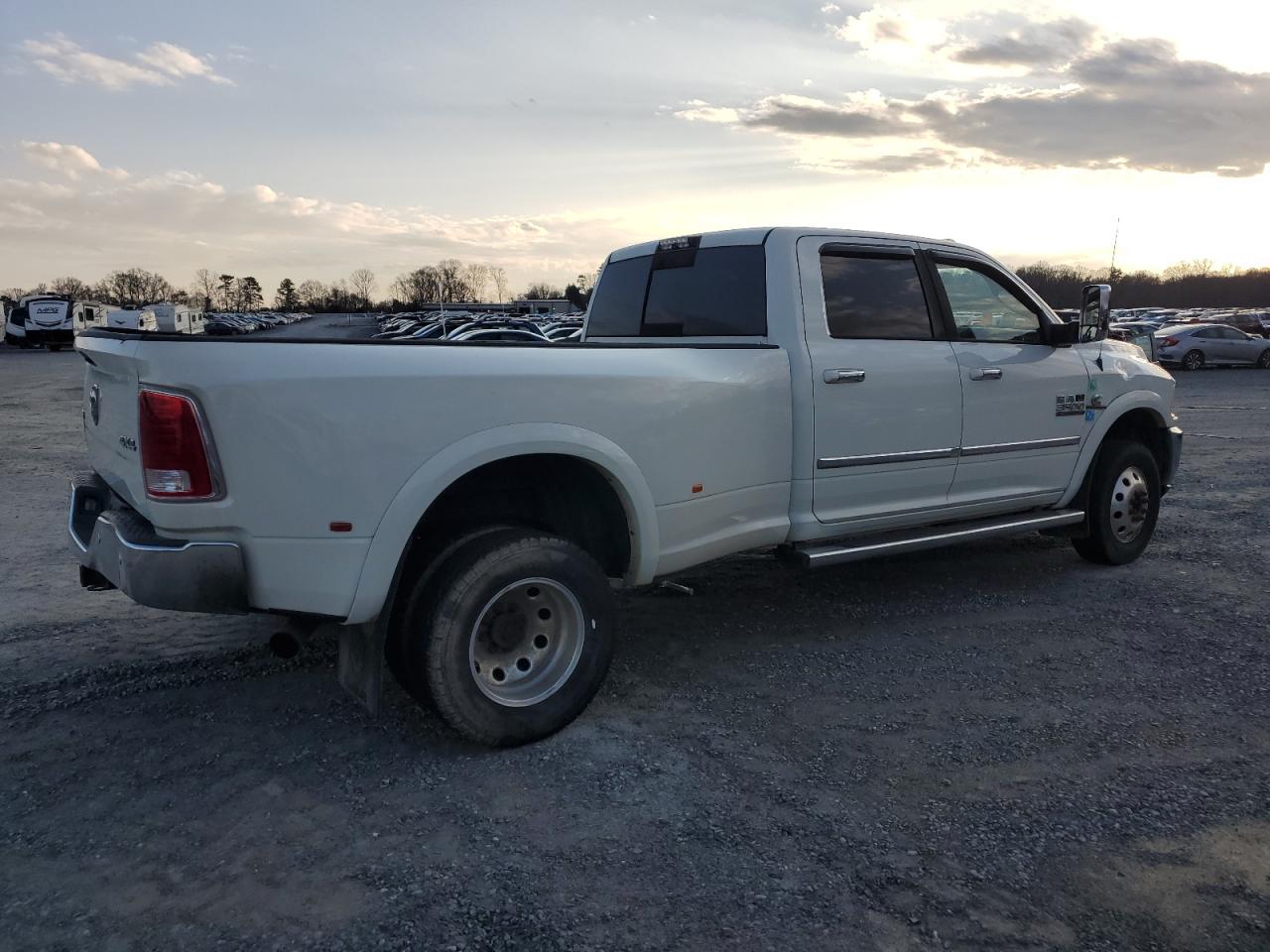 2016 RAM 3500 - Image 3