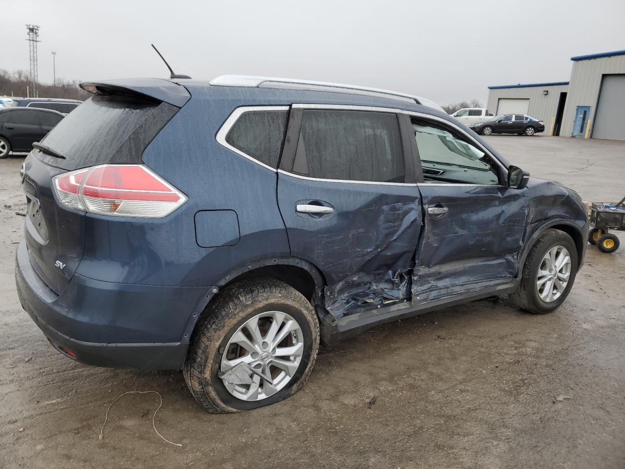 2015 Nissan Rogue - Image 3