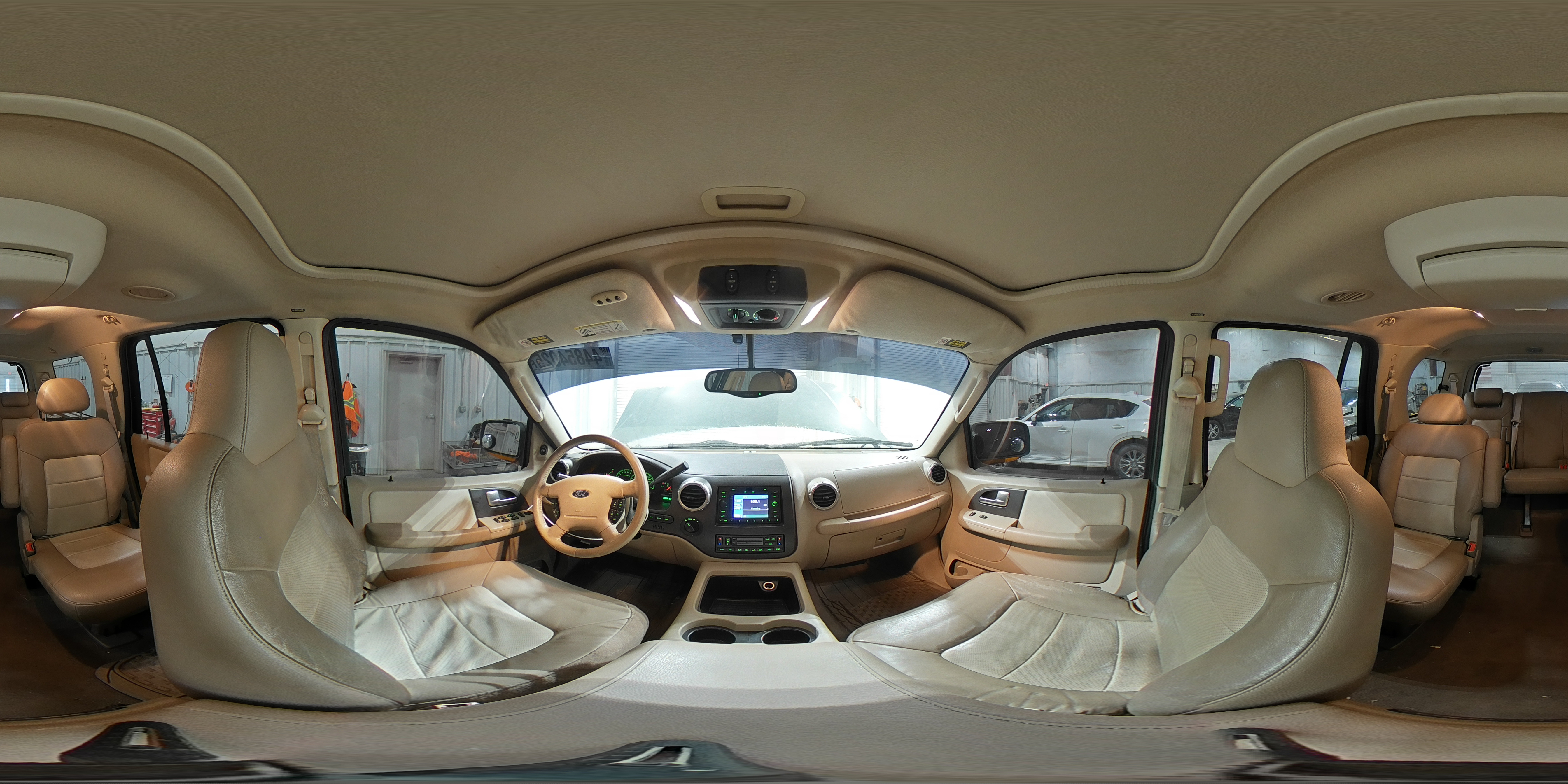 2004 Ford Expedition - Image 14
