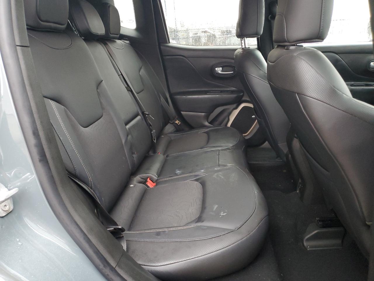 2017 Jeep Renegade - Image 11