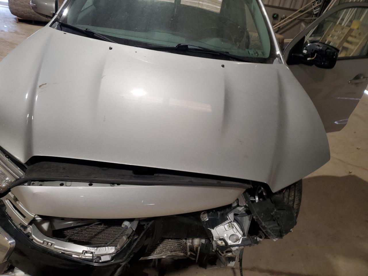 2018 Mitsubishi Outlander - Image 12