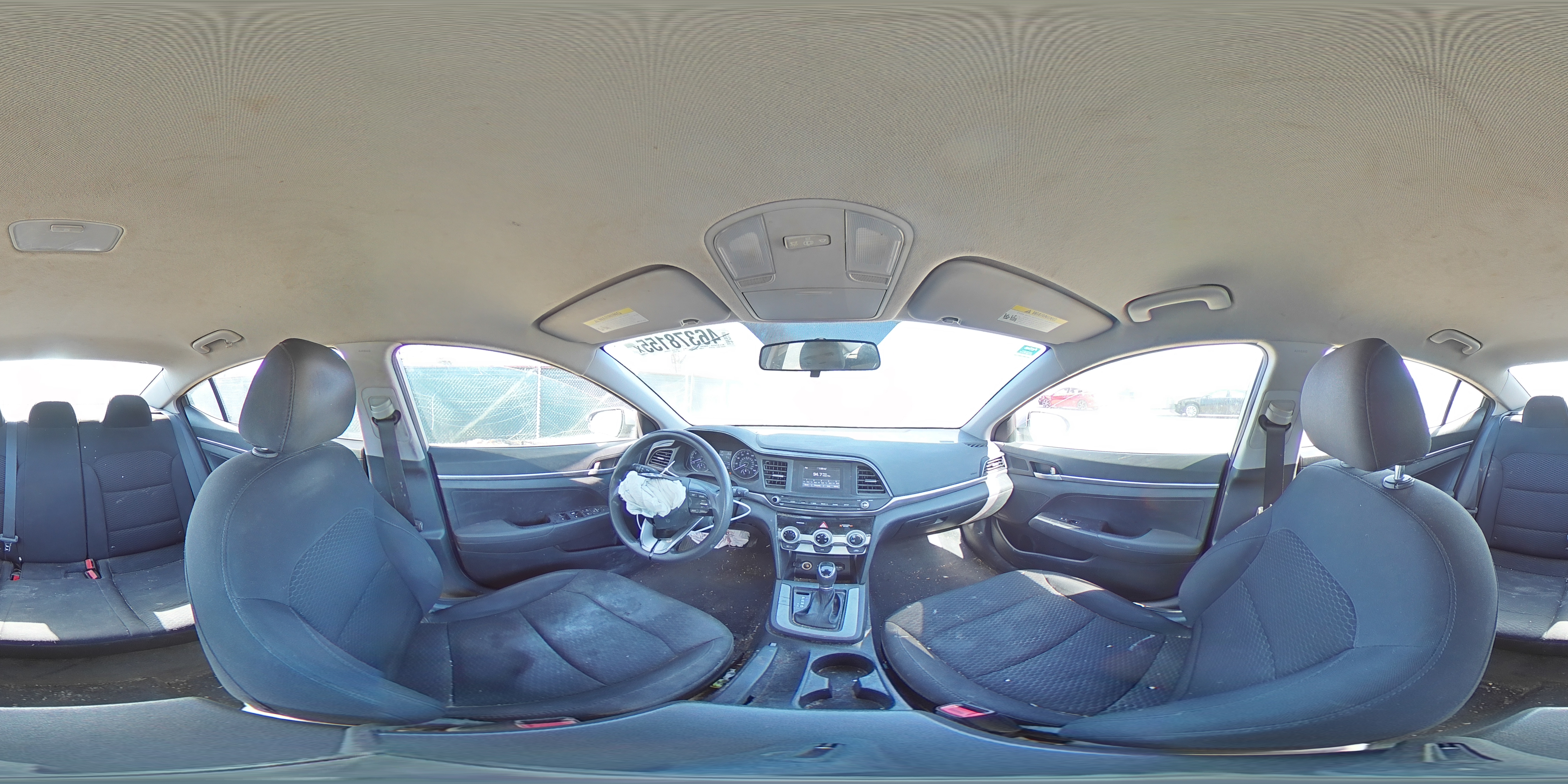 2019 Hyundai Elantra - Image 12