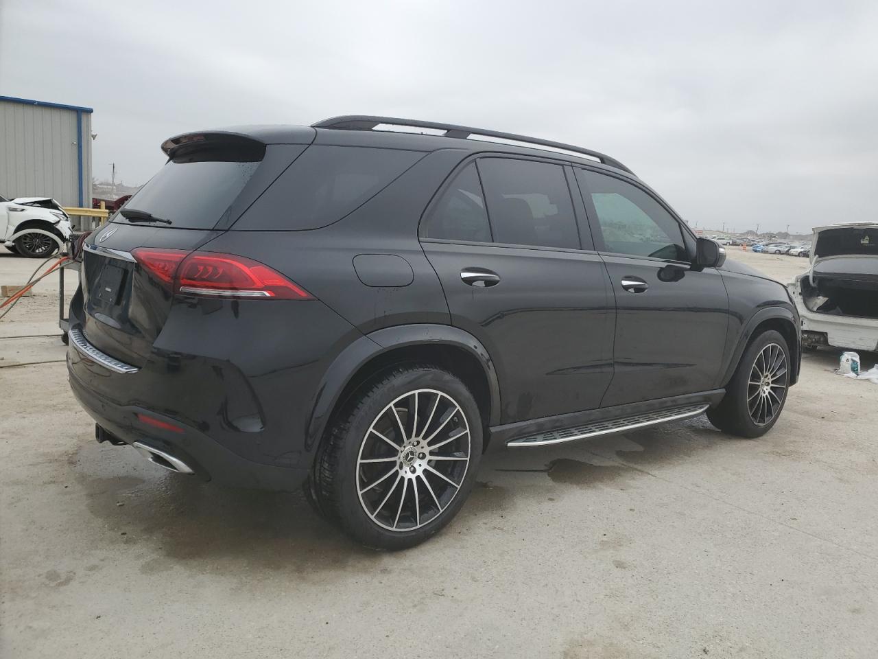 2021 Mercedes-Benz GLE - Image 3
