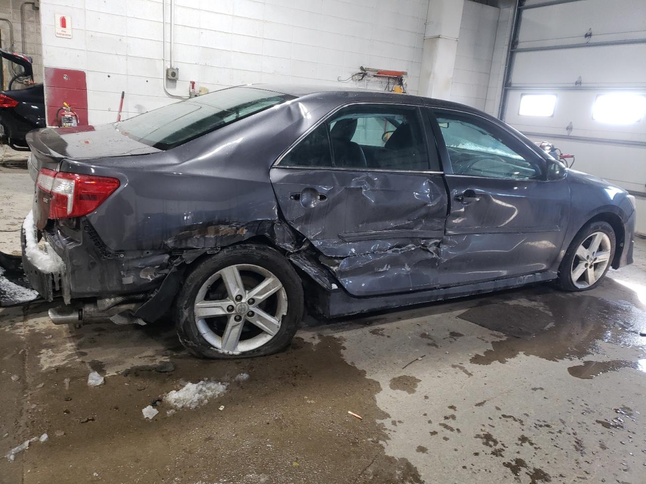 2014 Toyota Camry - Image 3