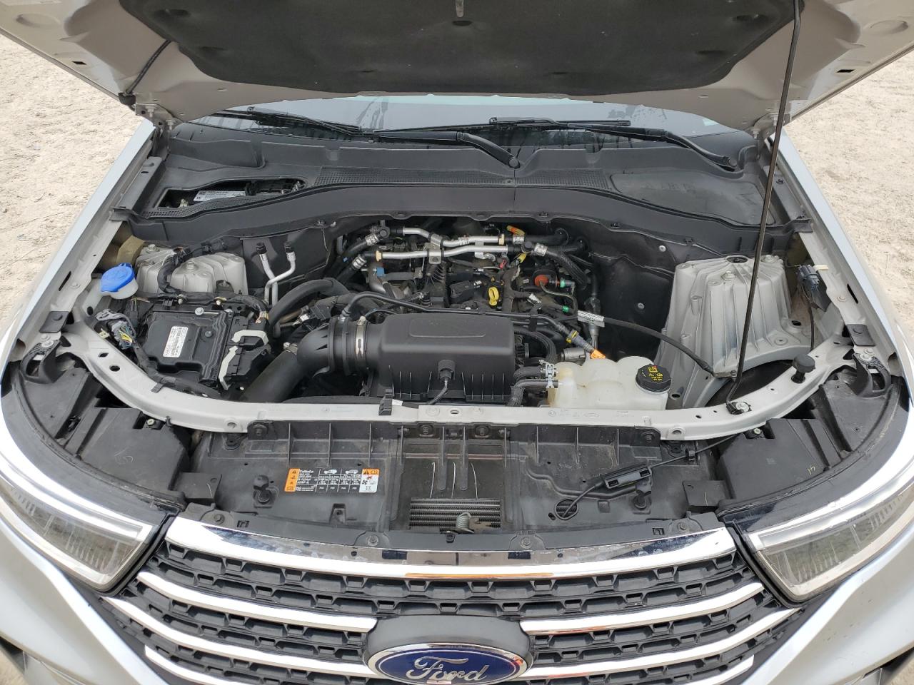2023 Ford Explorer - Image 12
