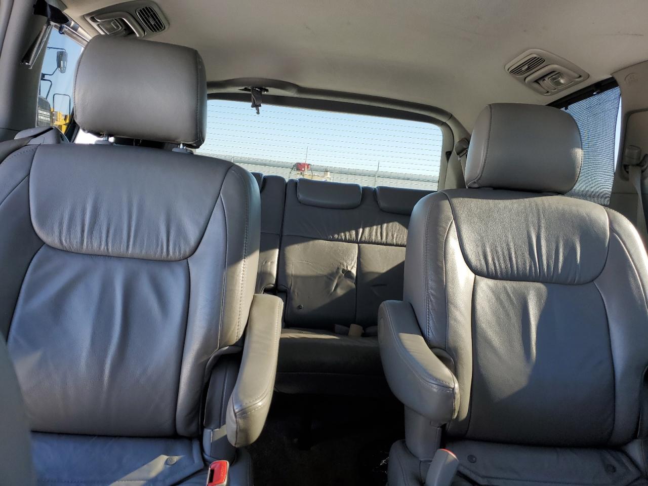 2007 Toyota Sienna - Image 10