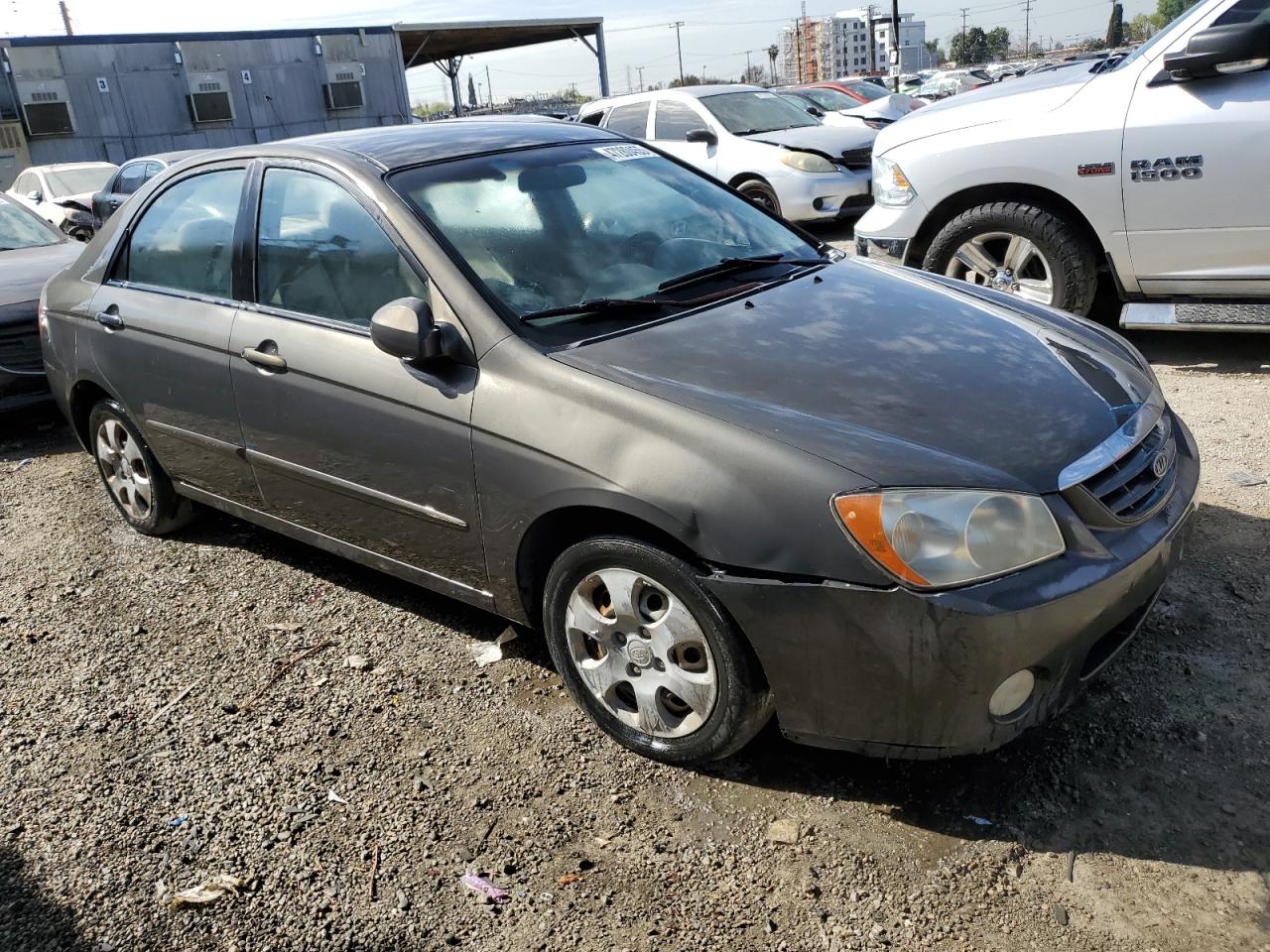 2005 Kia Spectra - Image 4