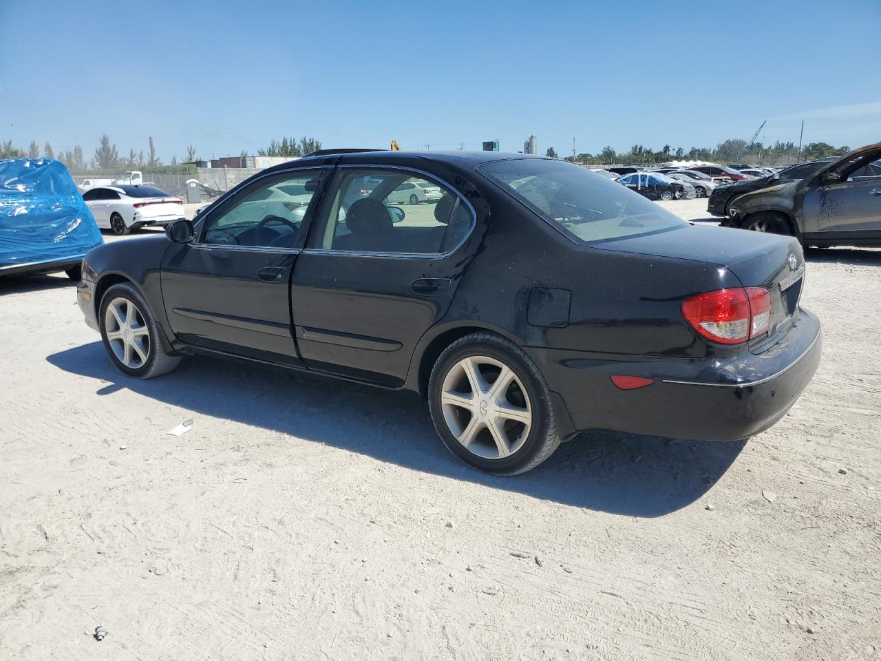 2003 Infiniti I - Image 2