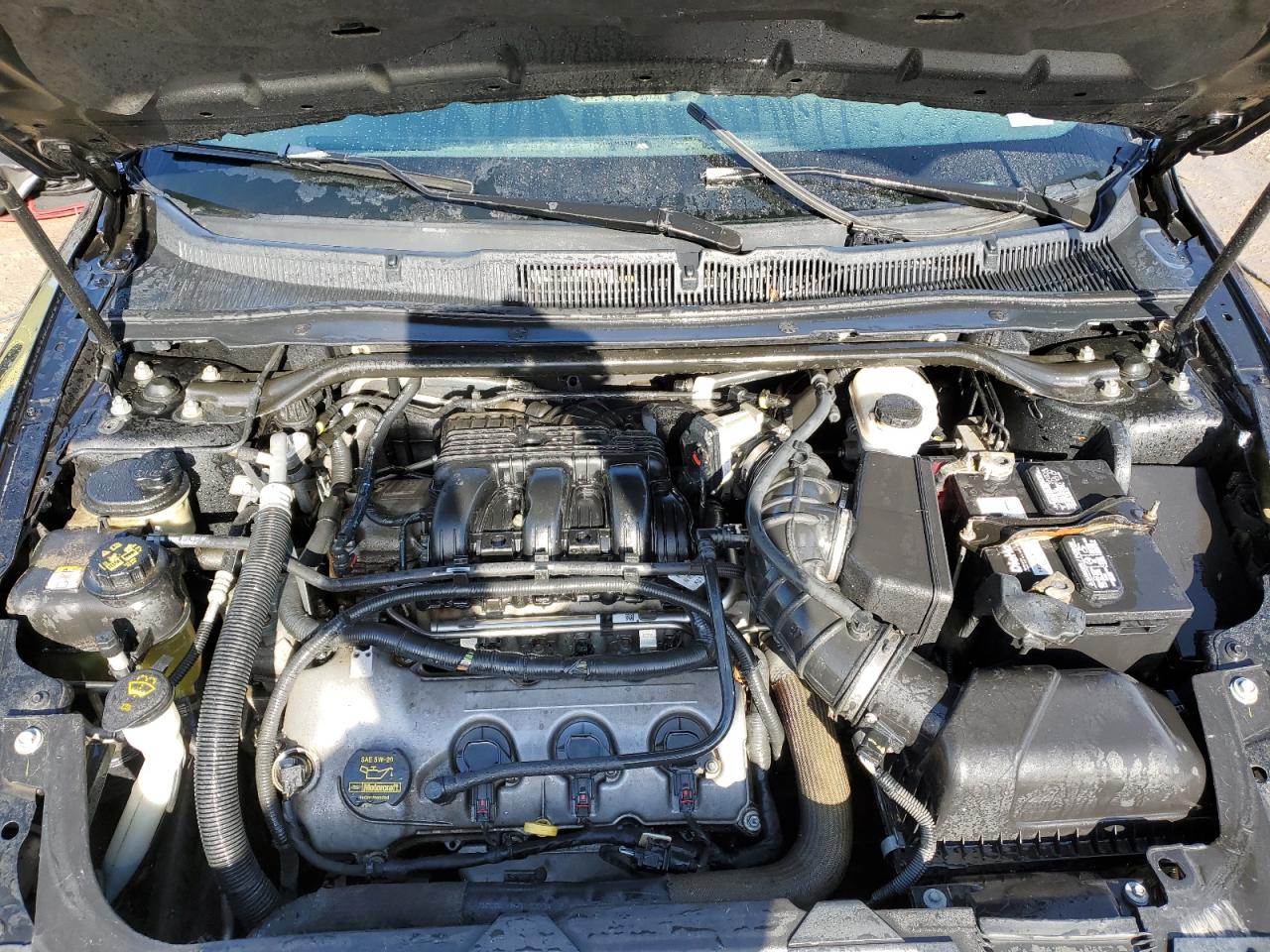 2011 Ford Taurus - Image 11