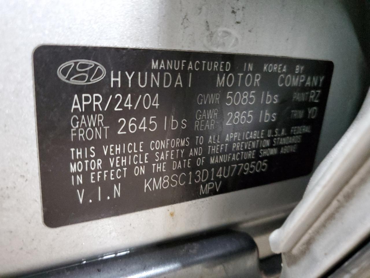 2004 Hyundai Santa Fe - Image 13